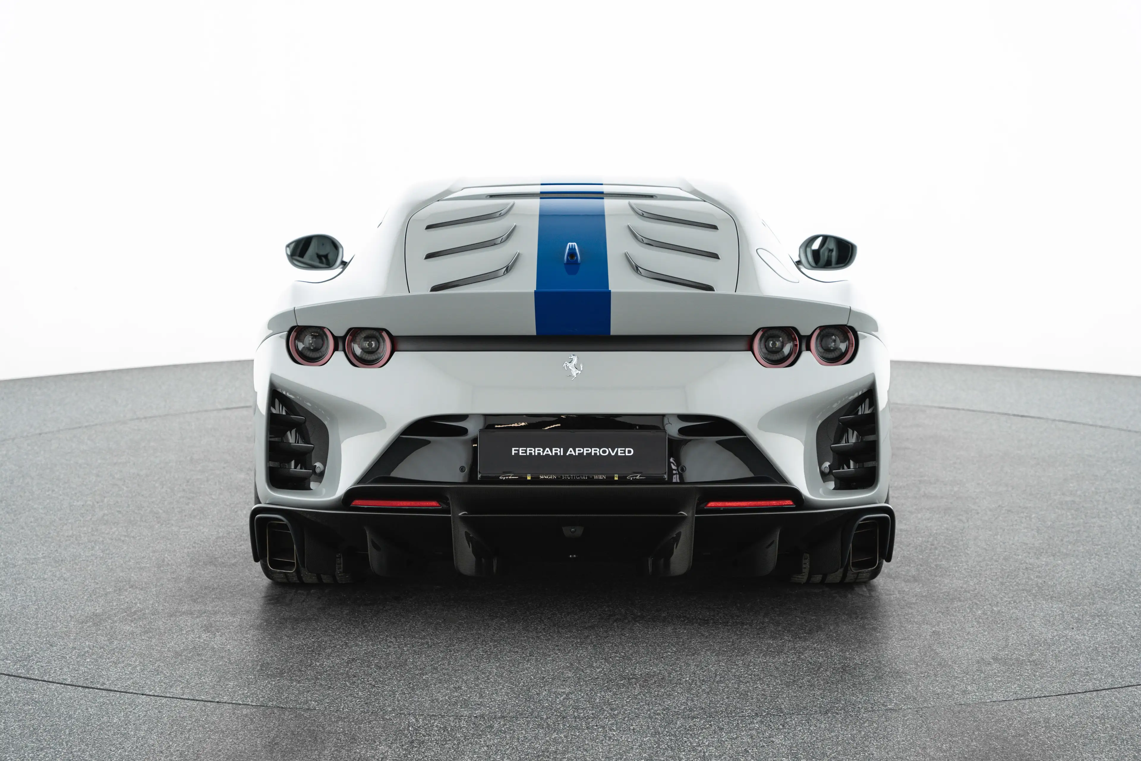 Ferrari 812 Competizione "Tailor Made" — photo 6