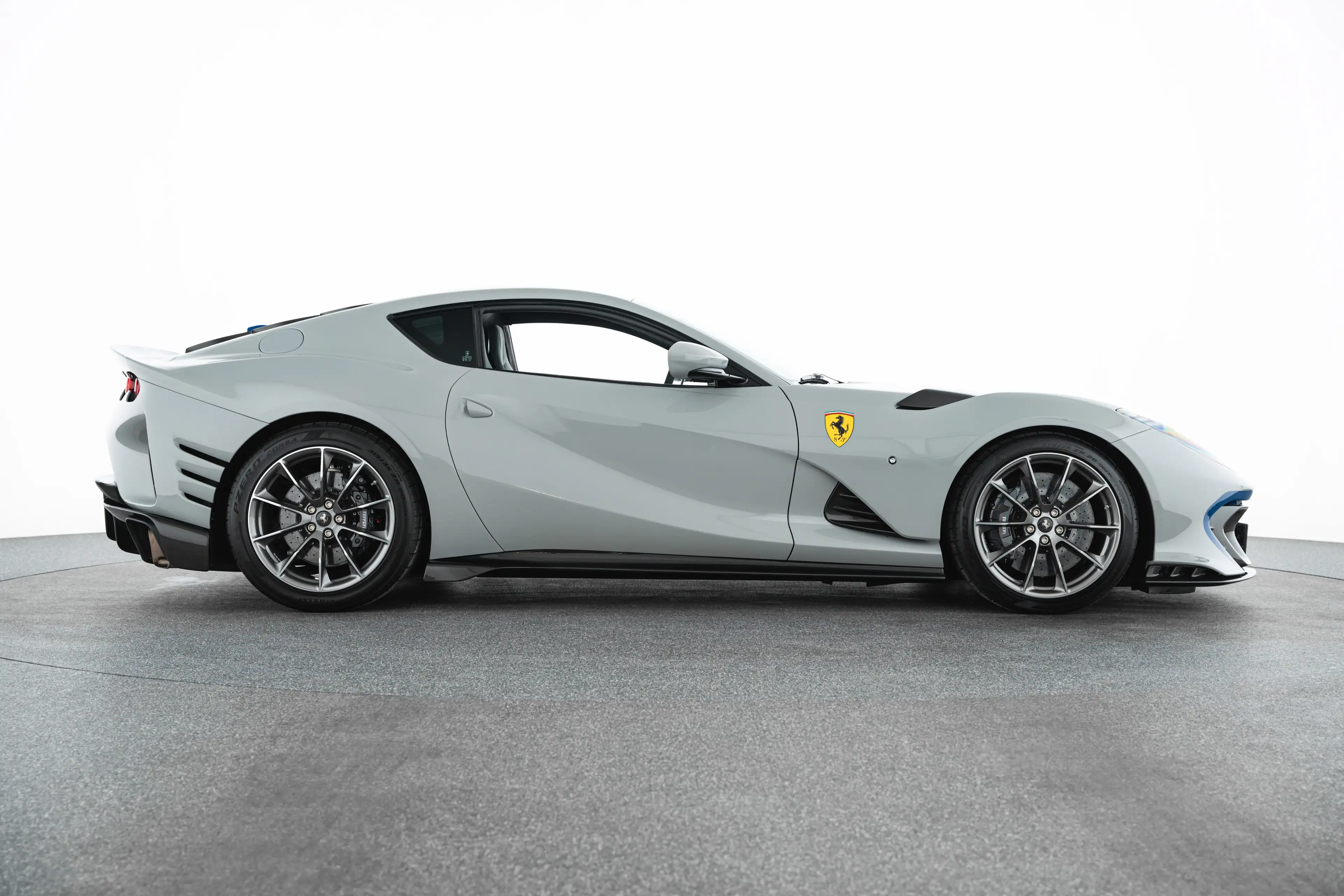 Ferrari 812 Competizione "Tailor Made" — photo 4