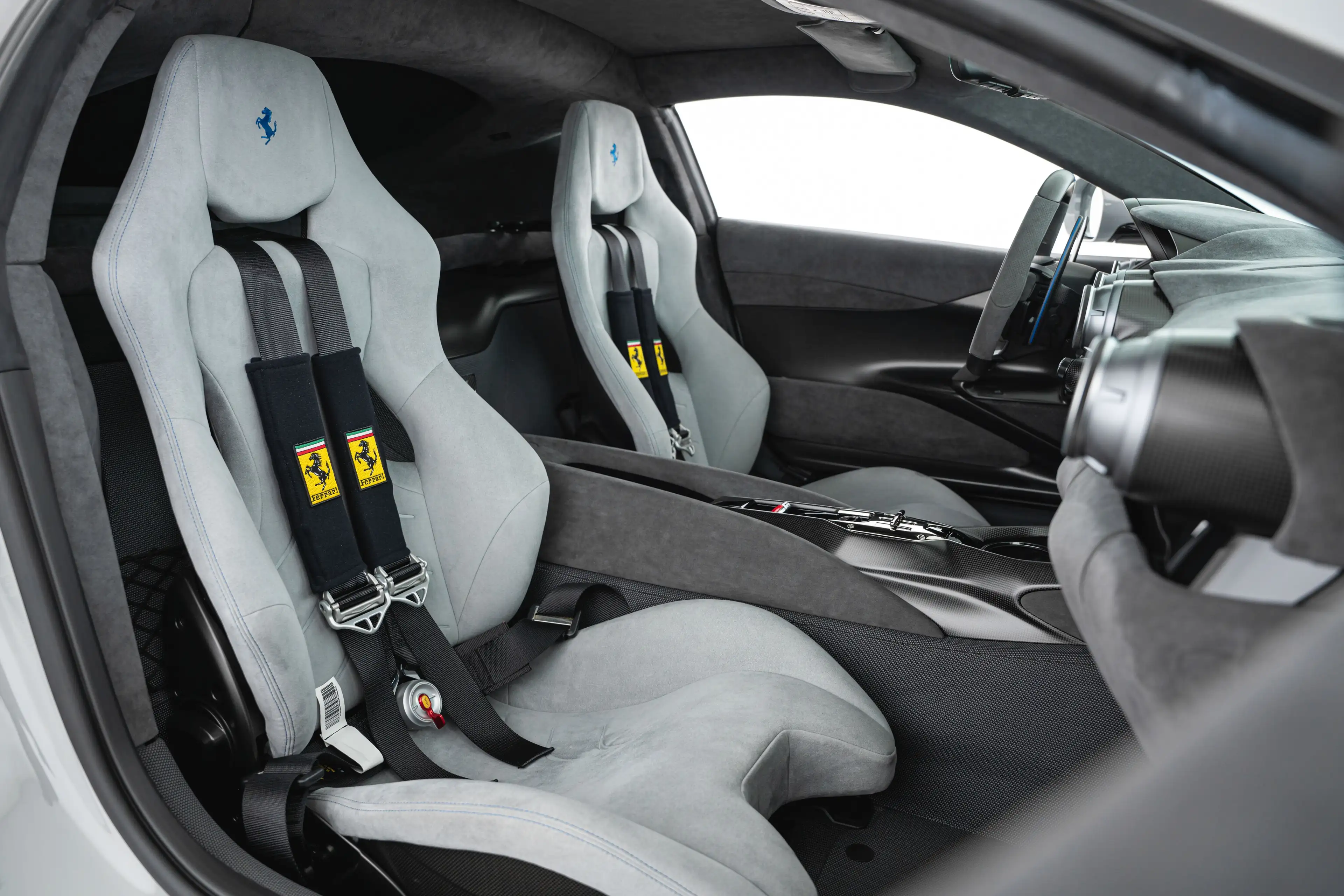 Ferrari 812 Competizione "Tailor Made" — photo 13