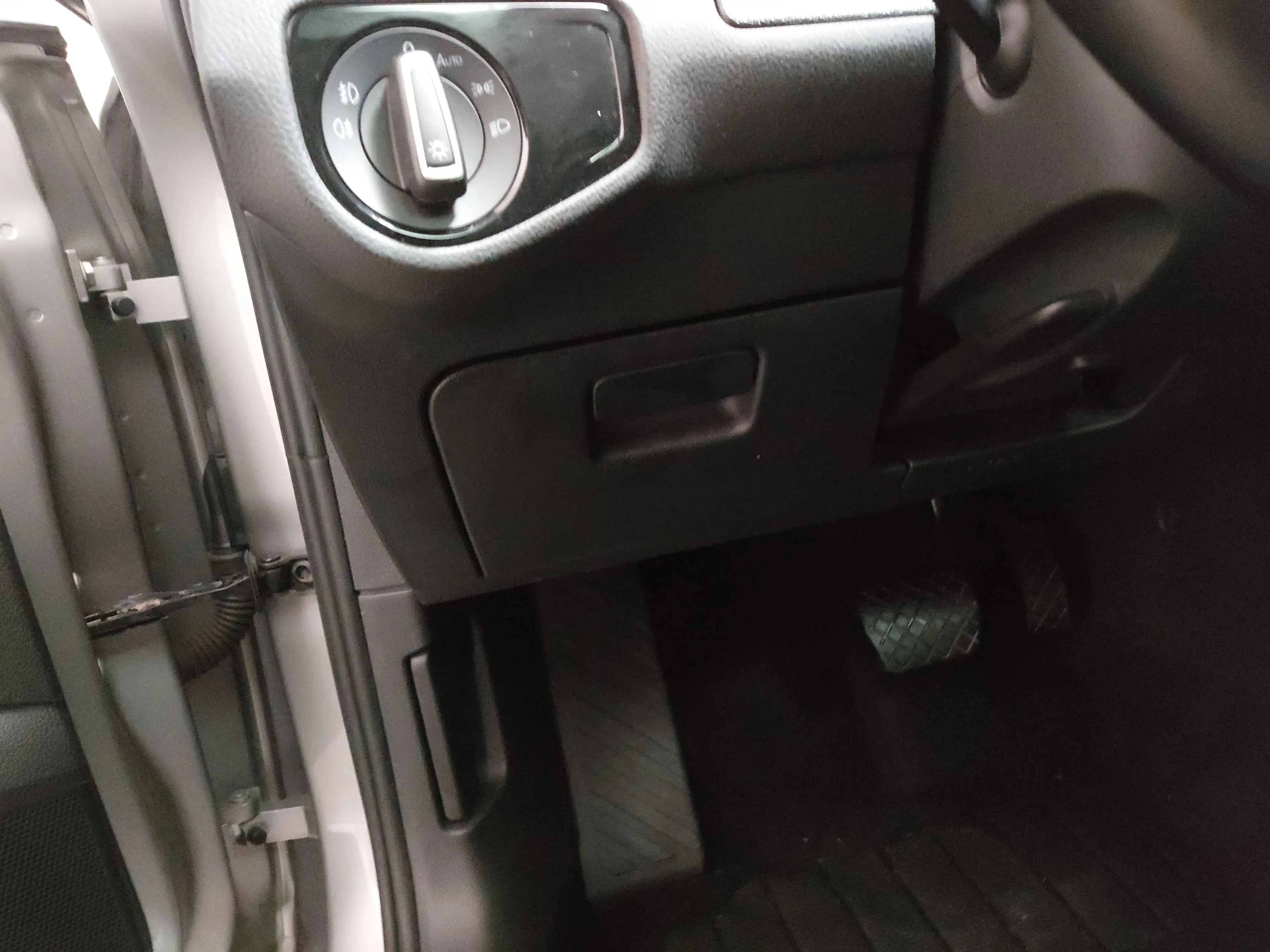 Volkswagen Golf Highline Navi LED Pano Massage T-LEDER KLIMA RADIO MFL SHZ GSD PDC STHZG AHK DAB — photo 7
