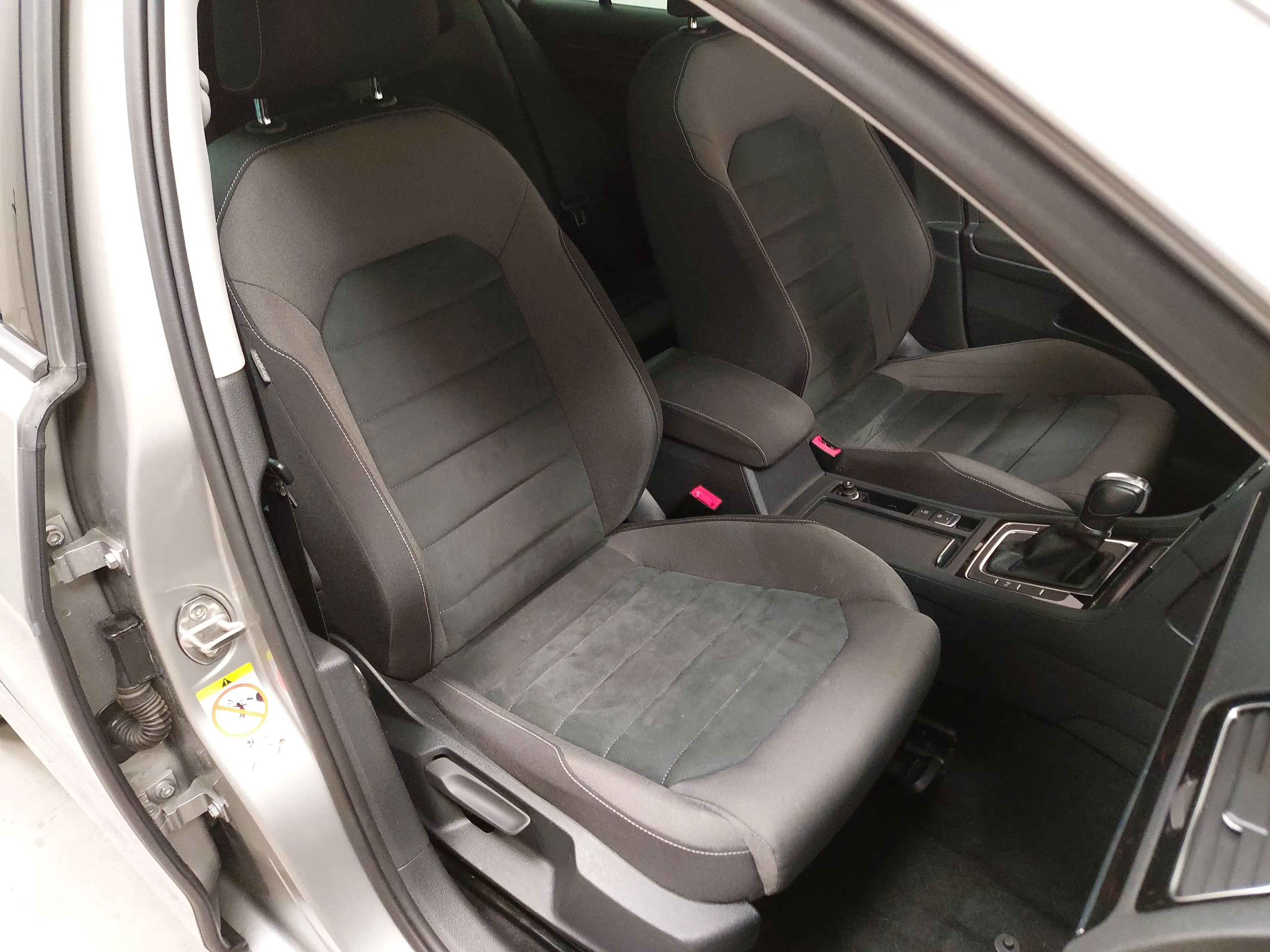 Volkswagen Golf Highline Navi LED Pano Massage T-LEDER KLIMA RADIO MFL SHZ GSD PDC STHZG AHK DAB — photo 10