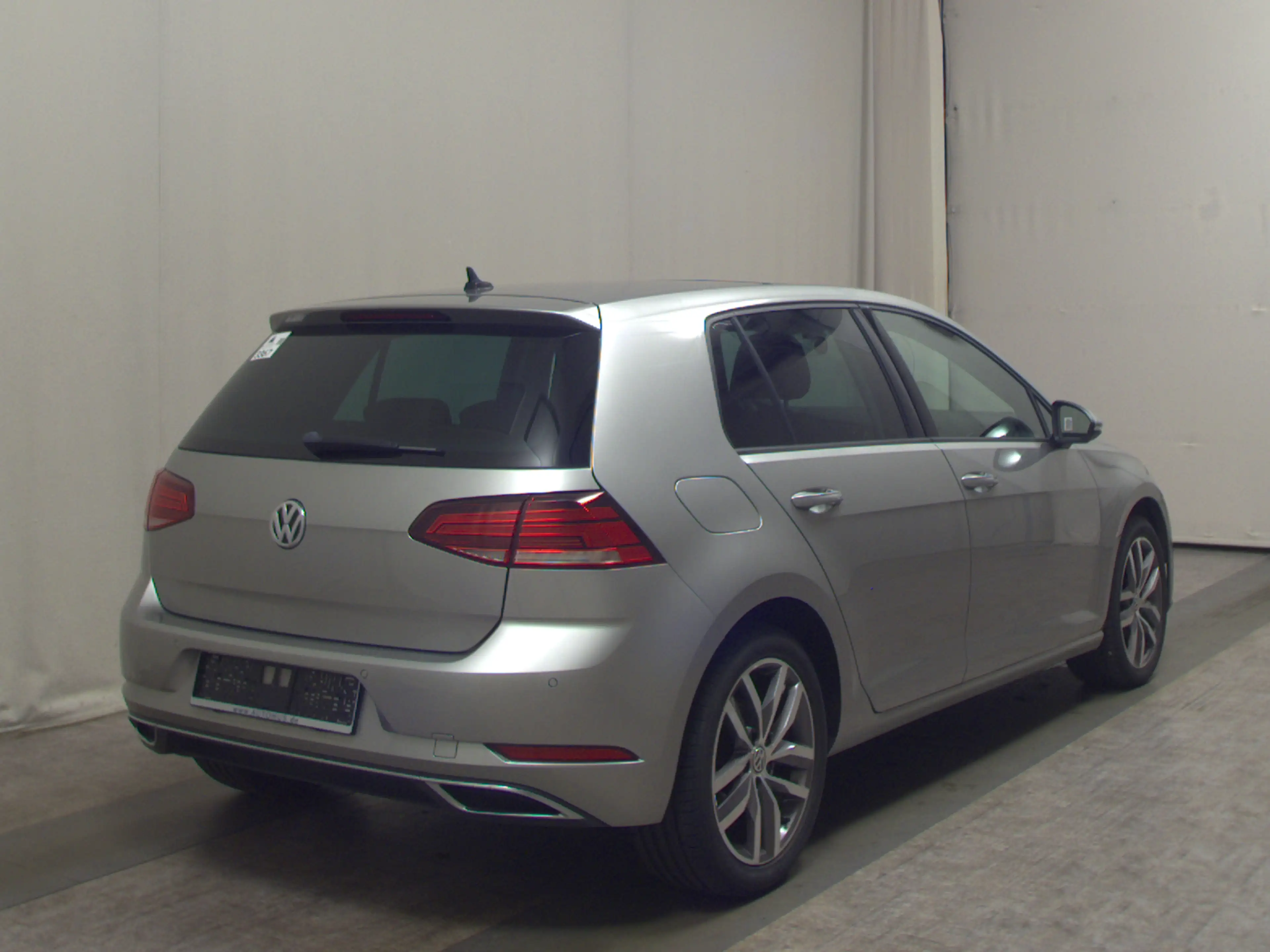 Volkswagen Golf Highline Navi LED Pano Massage T-LEDER KLIMA RADIO MFL SHZ GSD PDC STHZG AHK DAB — photo 4