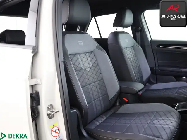 Volkswagen T-Roc view 12