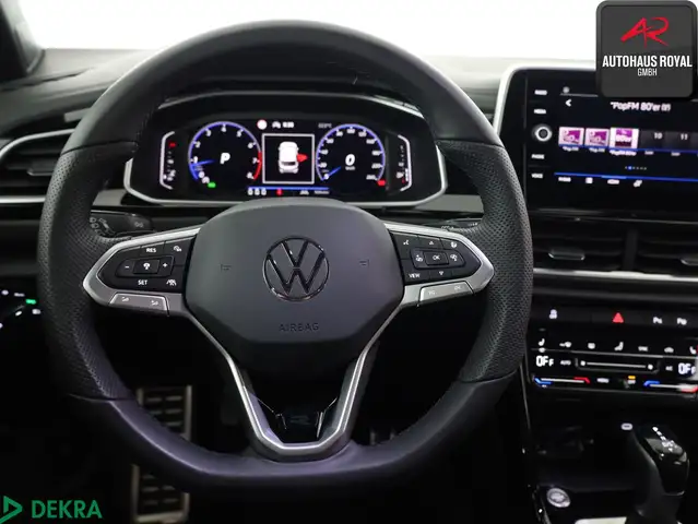 Volkswagen T-Roc view 11