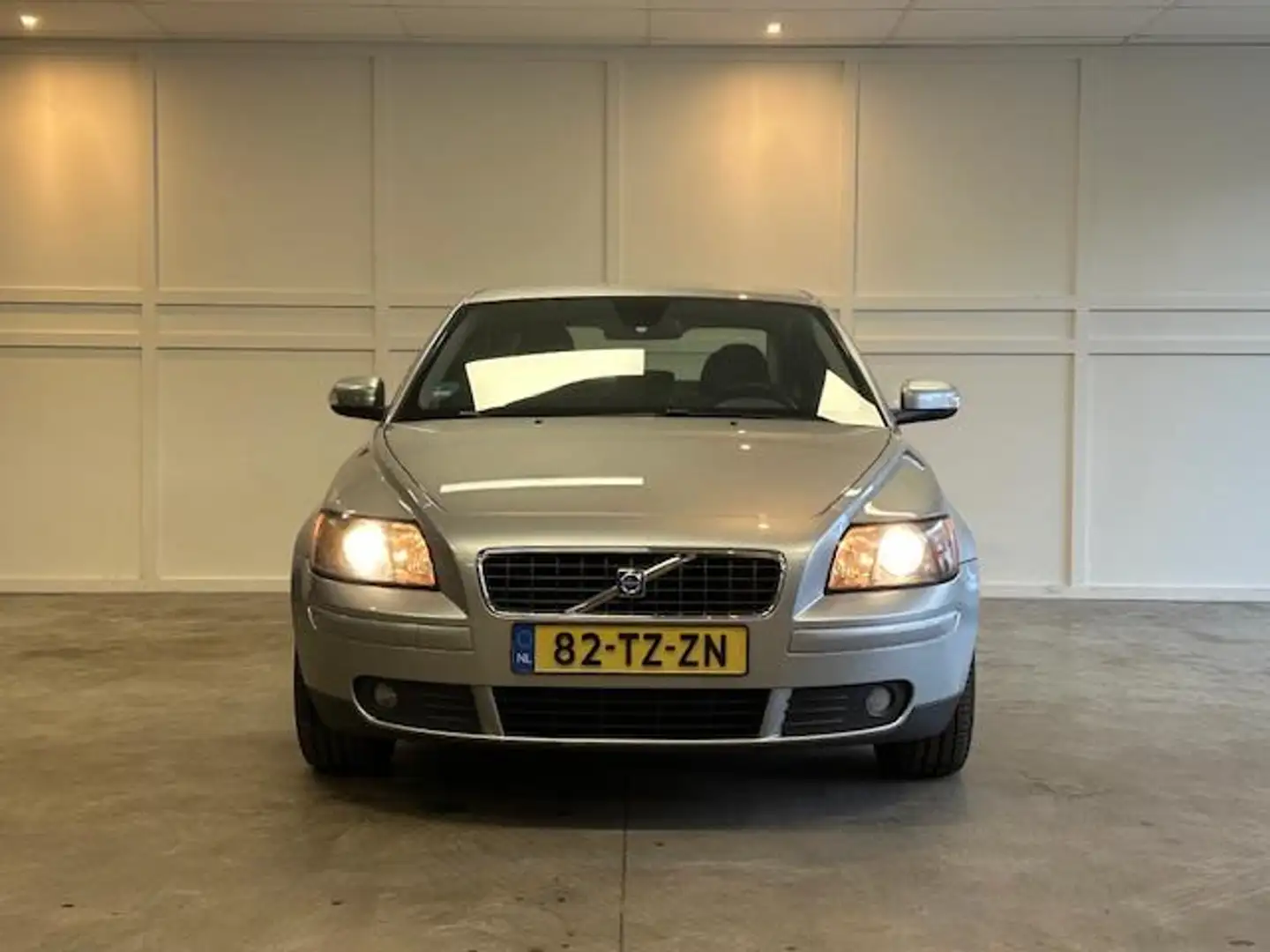 Volvo S40 2.0 Edition II / 114.364 KM NaP / Cruise / Airco Šedá - 2
