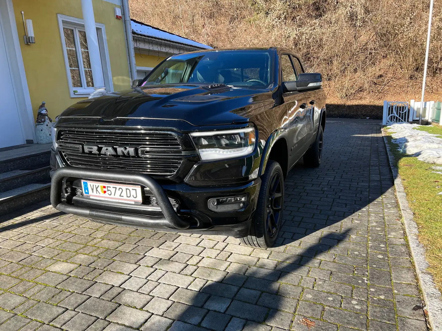 RAM 1500 Laramie Night Schwarz - 1