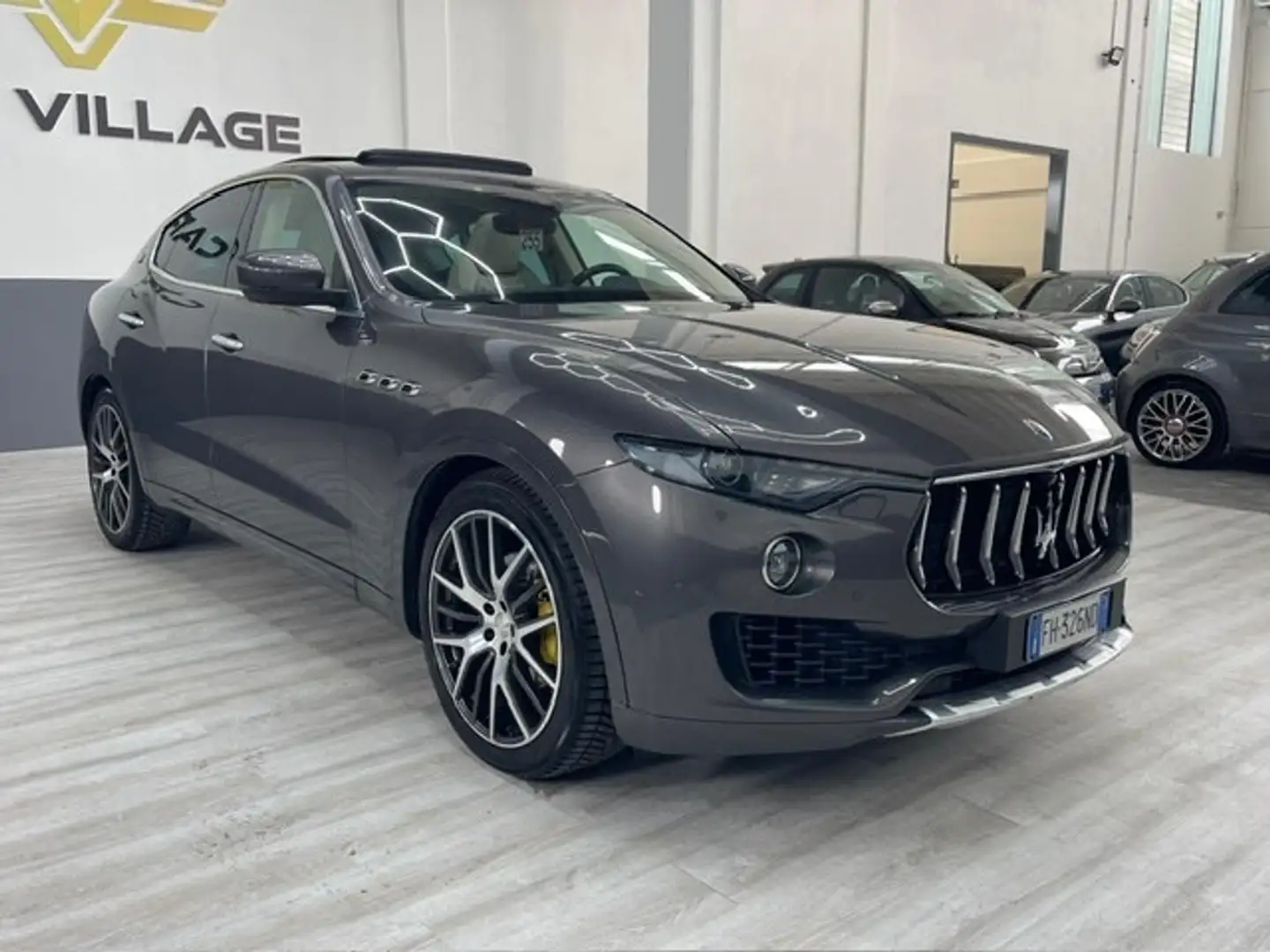 Maserati Levante Levante V6 Diesel grand sport AWD Gris - 2