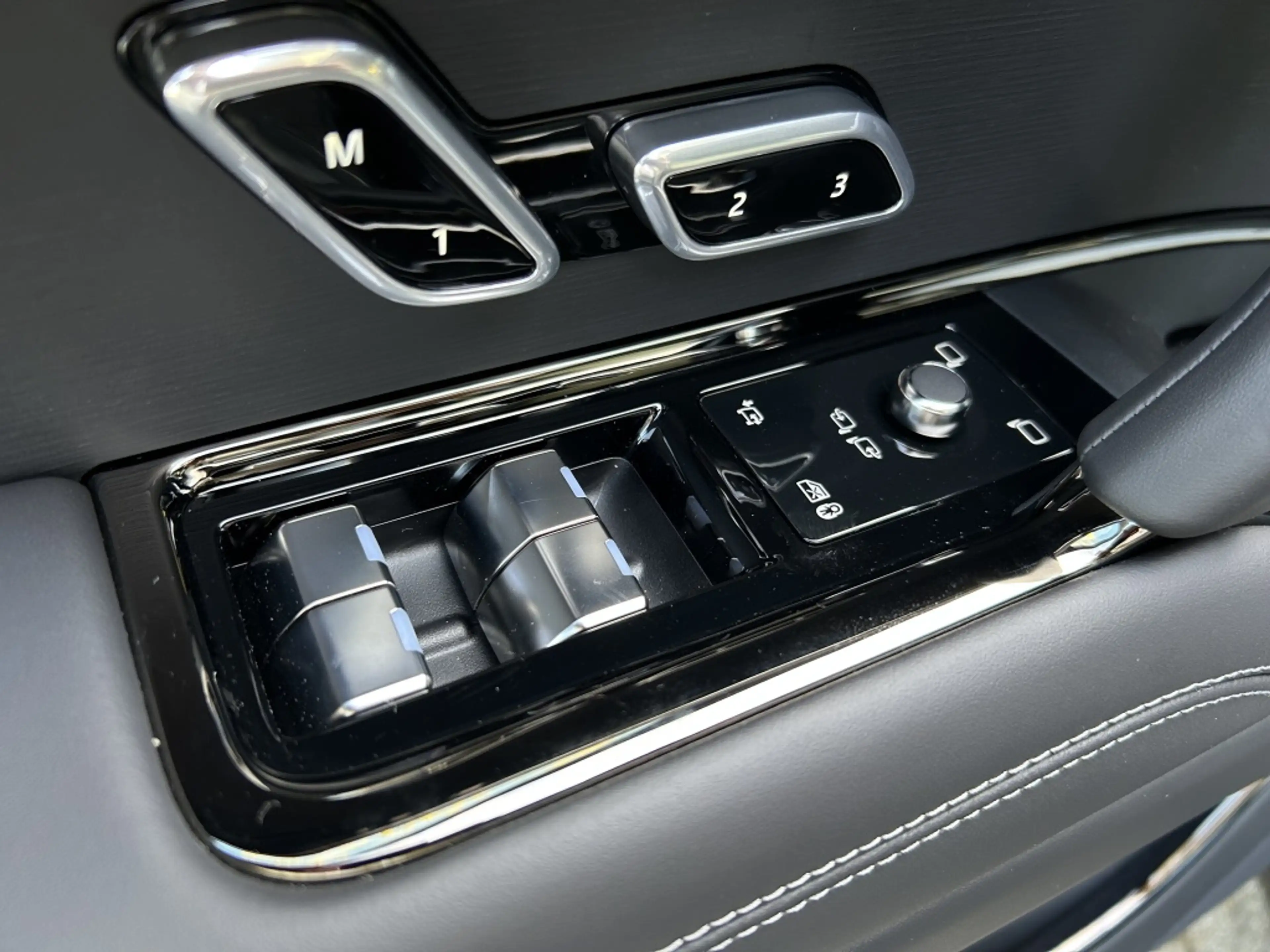Land Rover Range Rover Sport P460e AWD PHEV Battersea Edition — photo 11