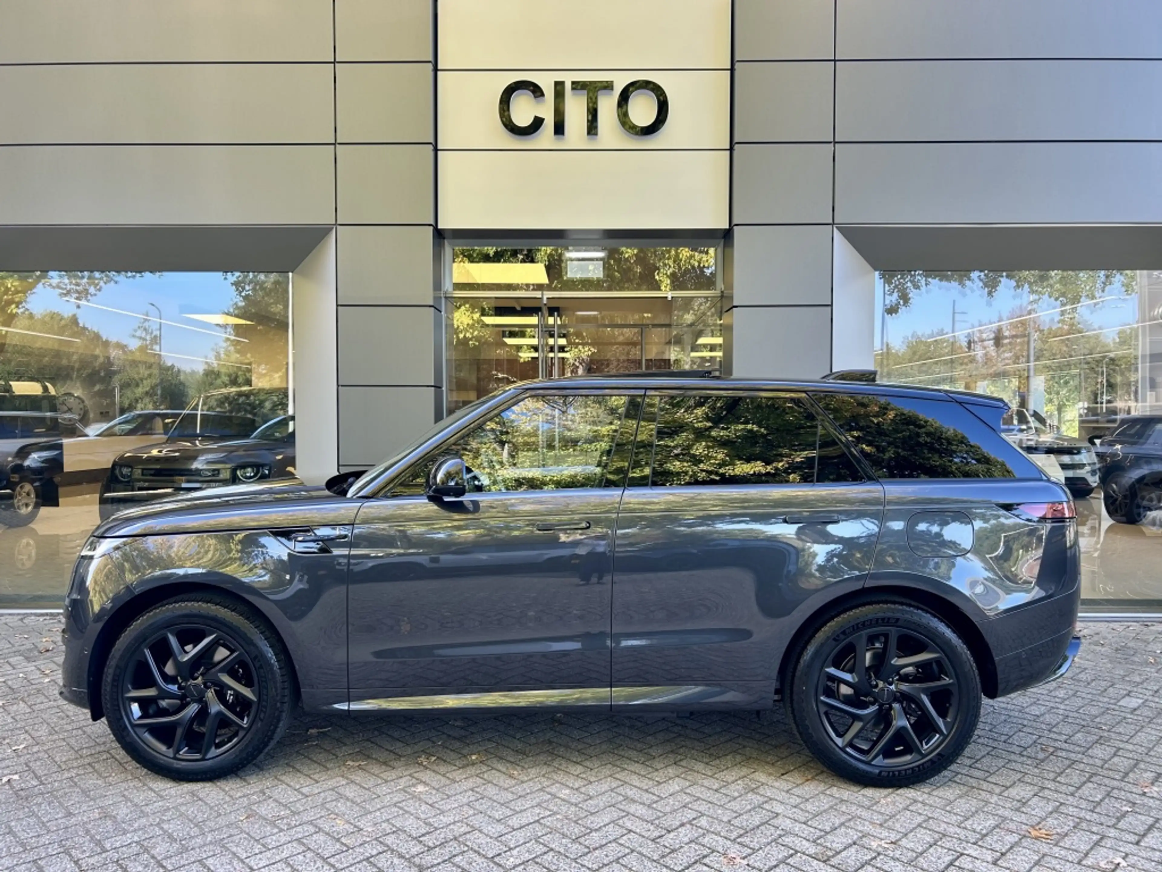 Land Rover Range Rover Sport P460e AWD PHEV Battersea Edition — photo 2