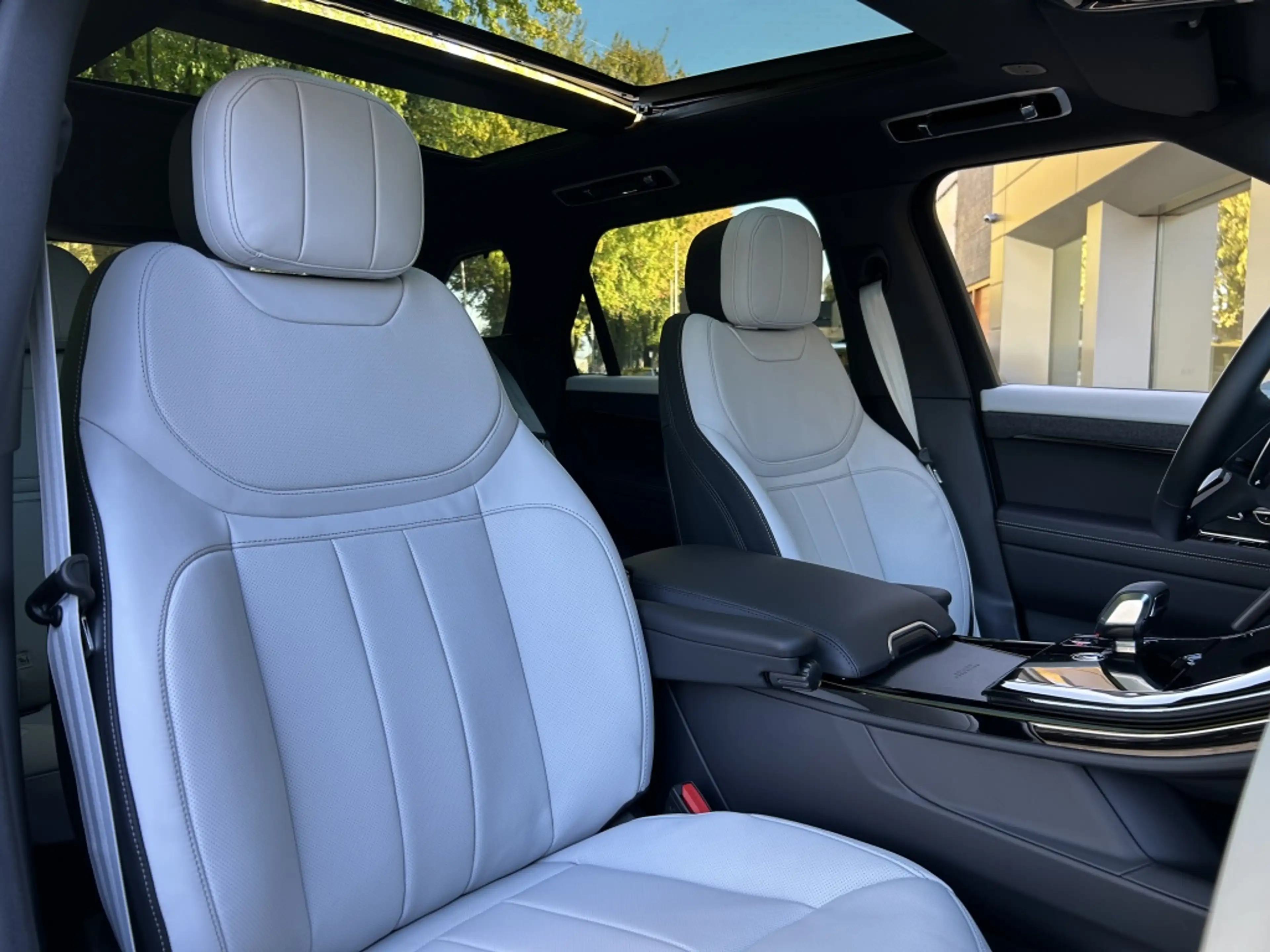 Land Rover Range Rover Sport P460e AWD PHEV Battersea Edition — photo 4