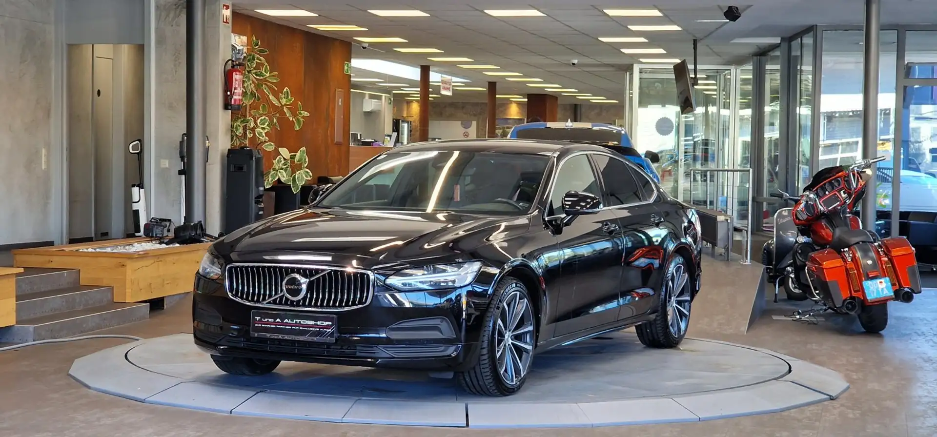 Volvo S90 B4 Momentum Pro Geartronic *Virtual*Kamera*Lenkrad Schwarz - 1