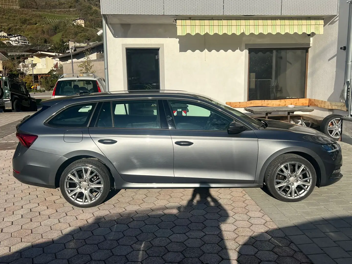 Skoda Octavia Octavia Wagon 2.0 tdi evo Executive 115cv dsg Grijs - 1