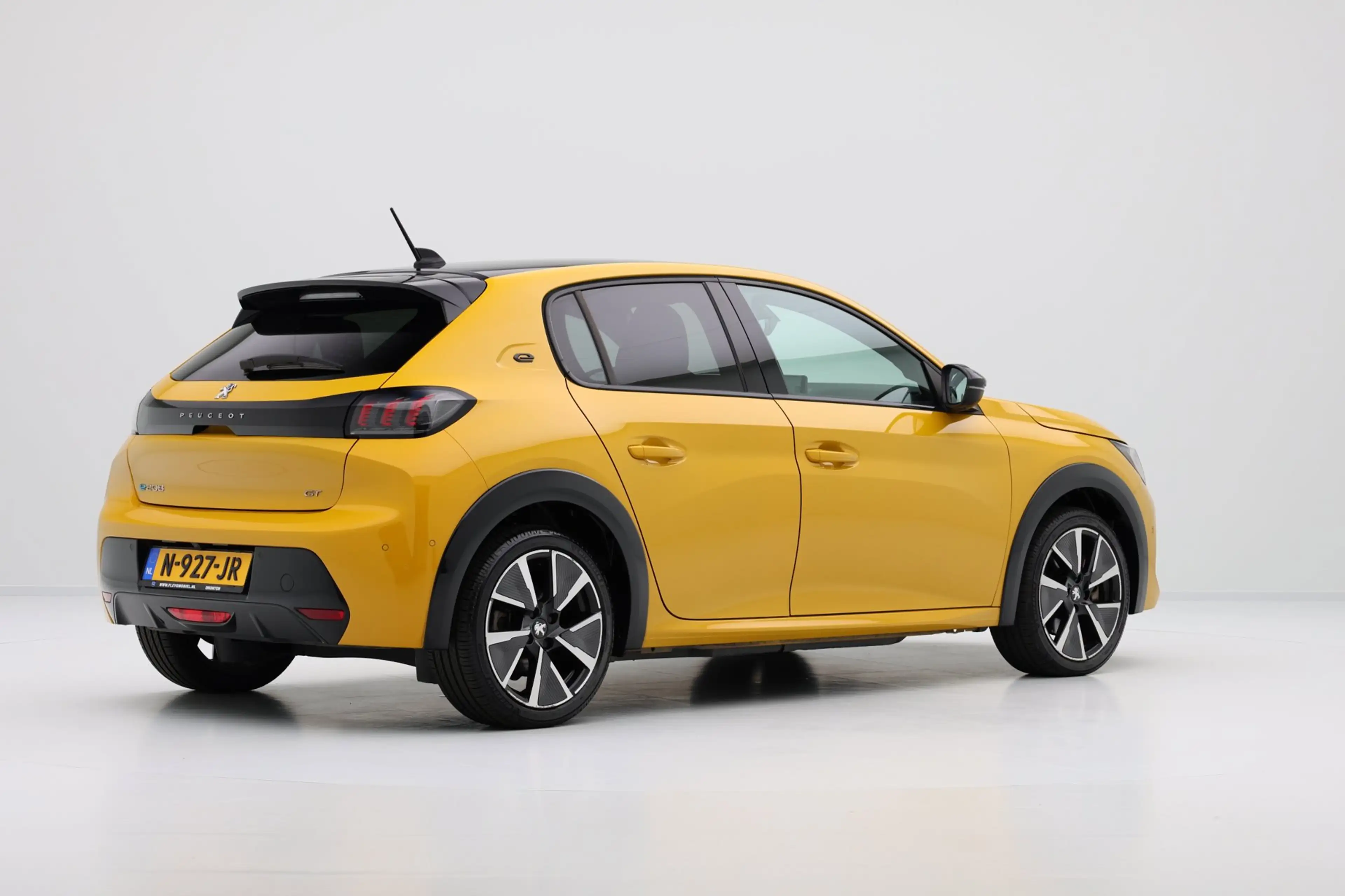 Peugeot e-208 EV GT 350 50 kWh Aut. Navi|Virtual Display|1e Eig| — photo 3