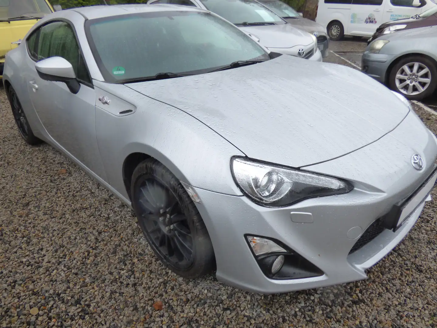 Toyota GT86 srebrna - 2