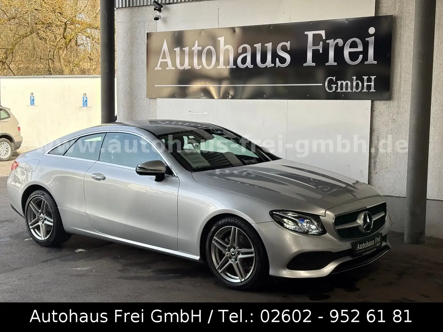Mercedes-Benz E 200 E200 Coupe*2xAVANTGARDE*2H*KAMERA*STANDHEIZ*LED Zilver - 1