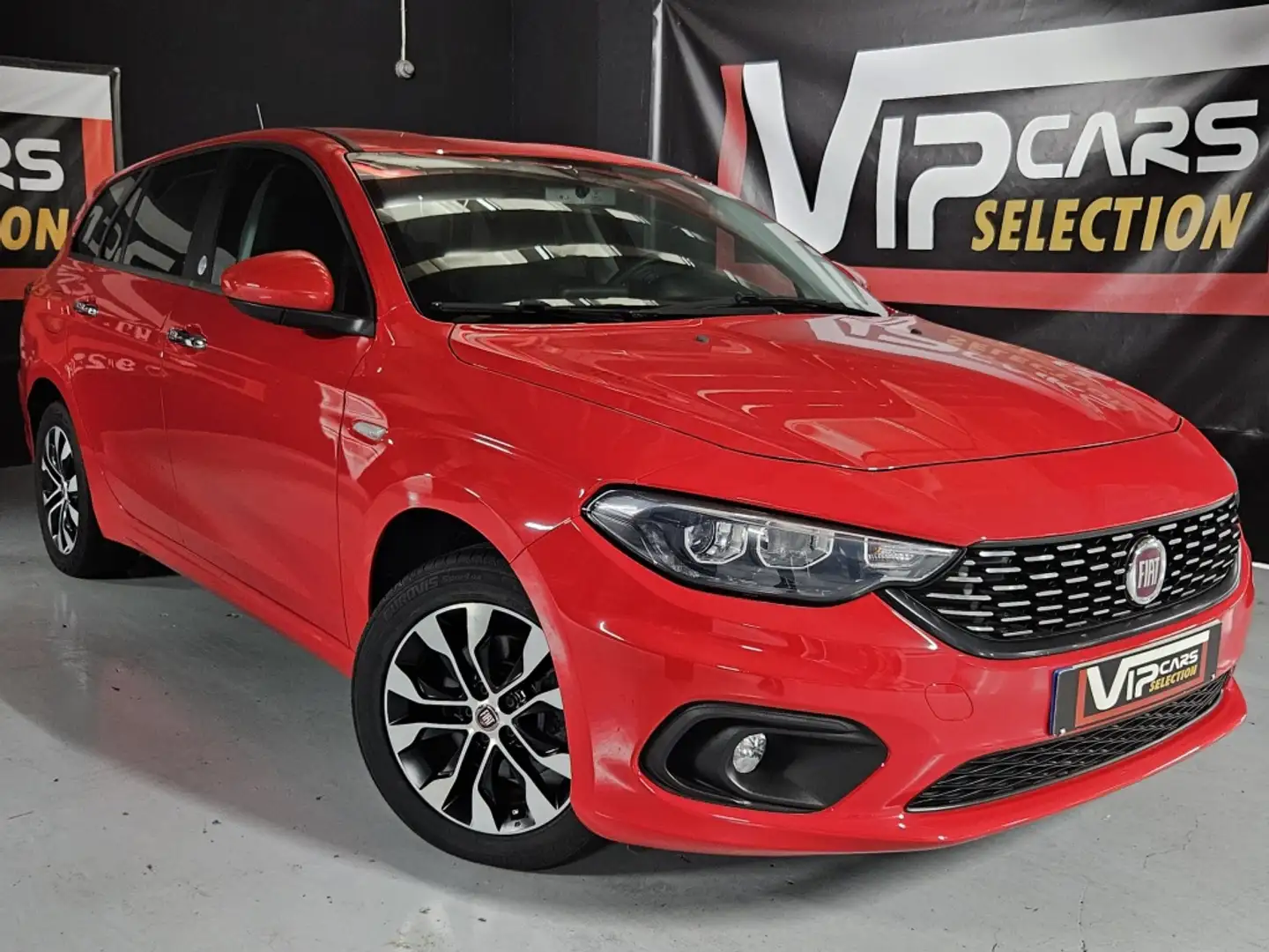 Fiat Tipo Familiar Manual de 5 Puertas Rouge - 1