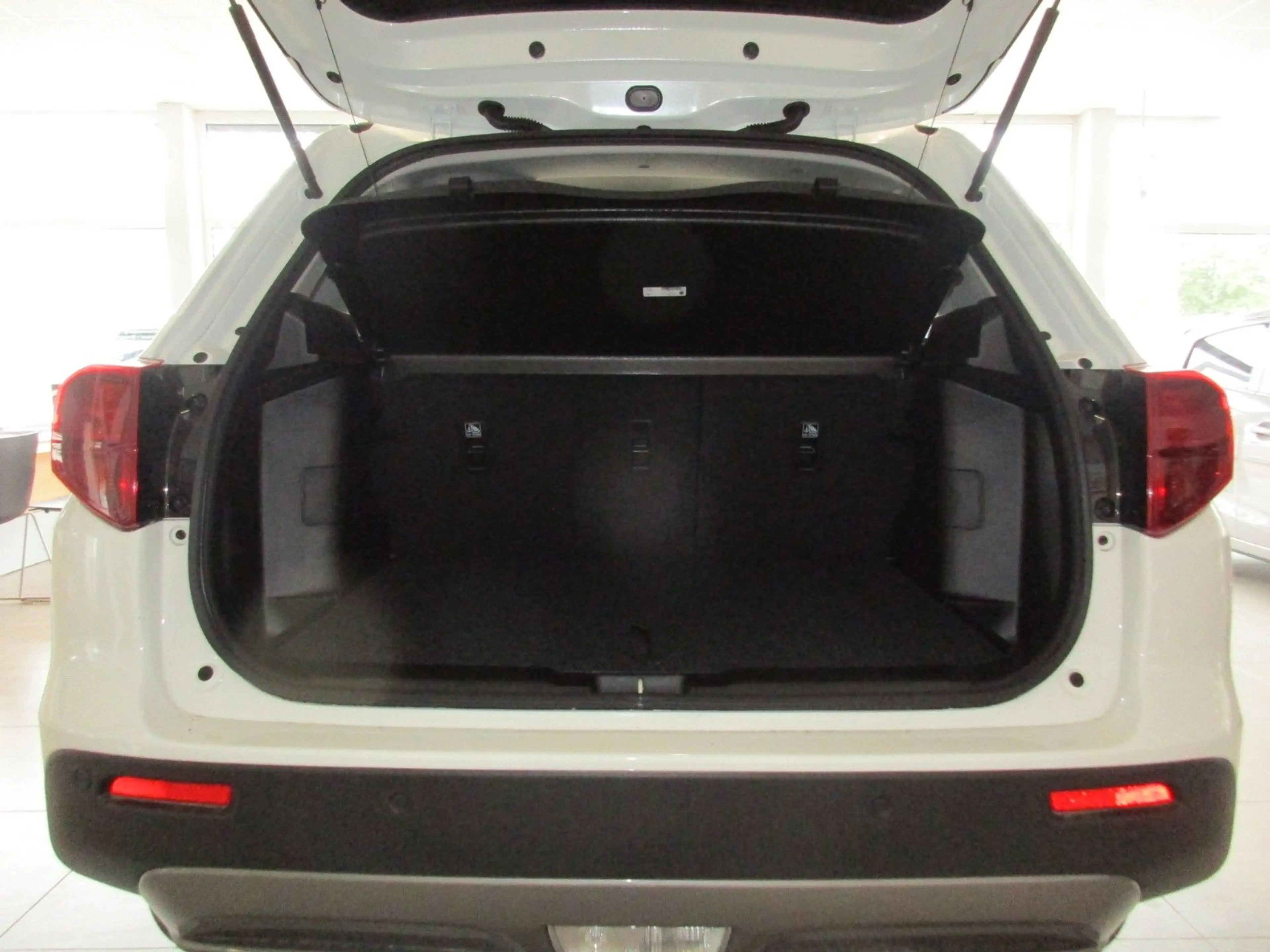 Suzuki Vitara 1.4 Mild-Hybrid Comfort 4x2 — photo 11
