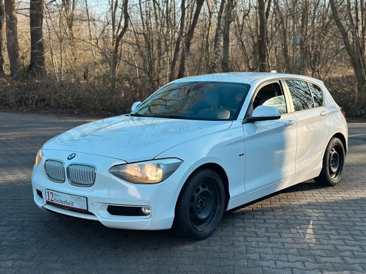 BMW 116 d Lim. Garantie*2-Zonen-Klima*Sitzheiz*Urban* Bílá - 1