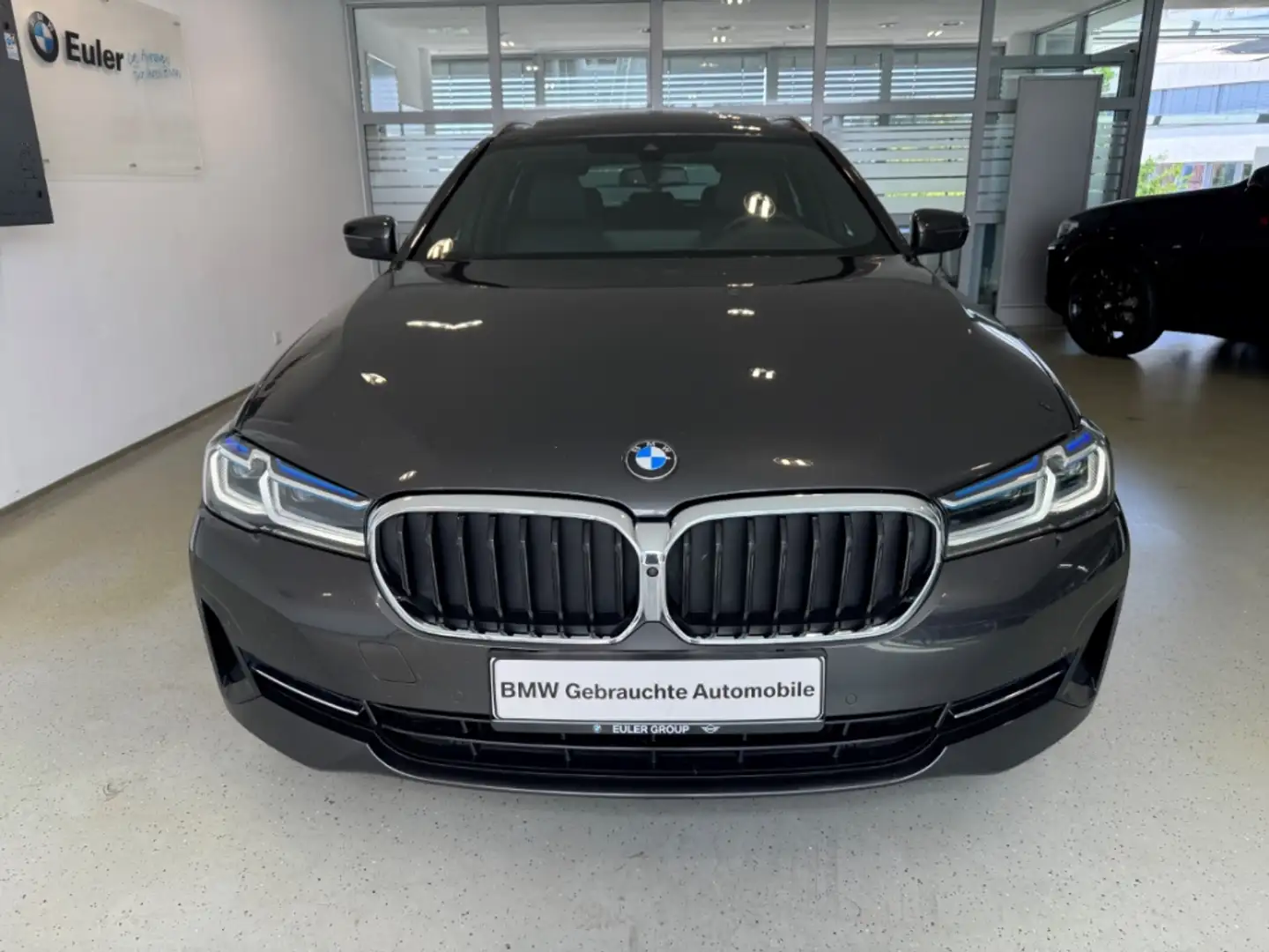 BMW 540 d xDrive Touring HUD Navi Leder Laserlicht Standhz Grau - 2