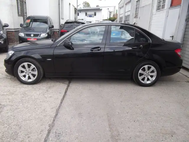 Mercedes-Benz C-Class view 5