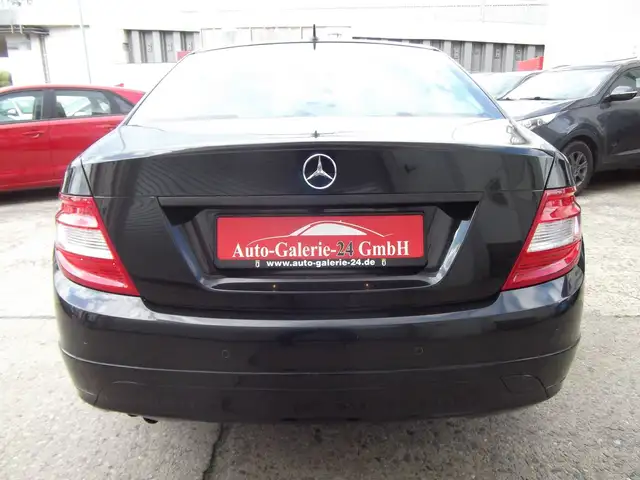 Mercedes-Benz C-Class view 26