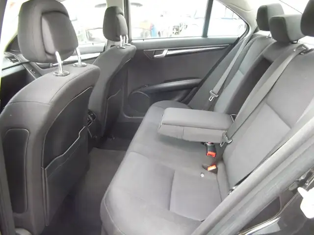 Mercedes-Benz C-Class view 19