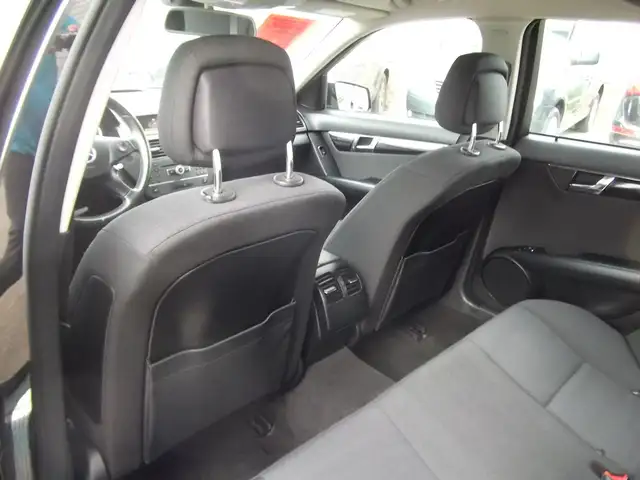 Mercedes-Benz C-Class view 21