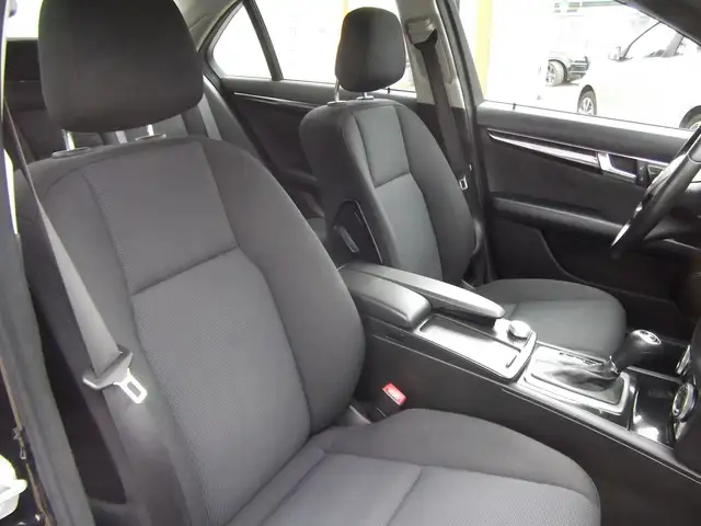 Mercedes-Benz C-Class view 17