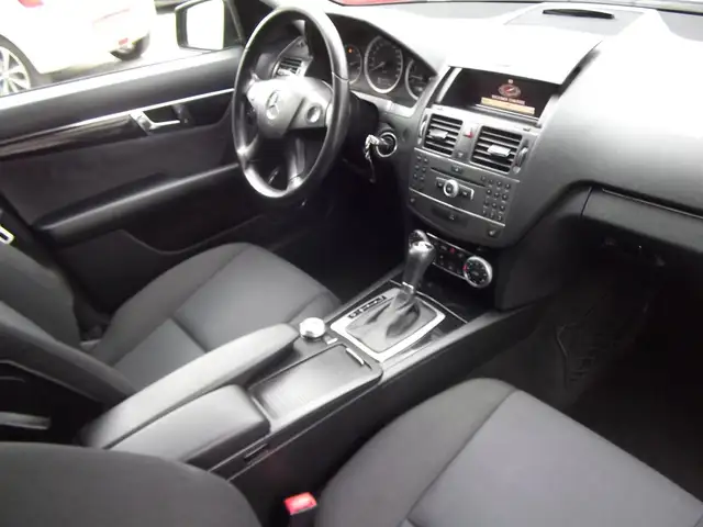 Mercedes-Benz C-Class view 12