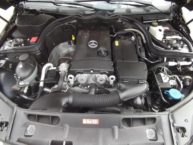 Mercedes-Benz C-Class view 30