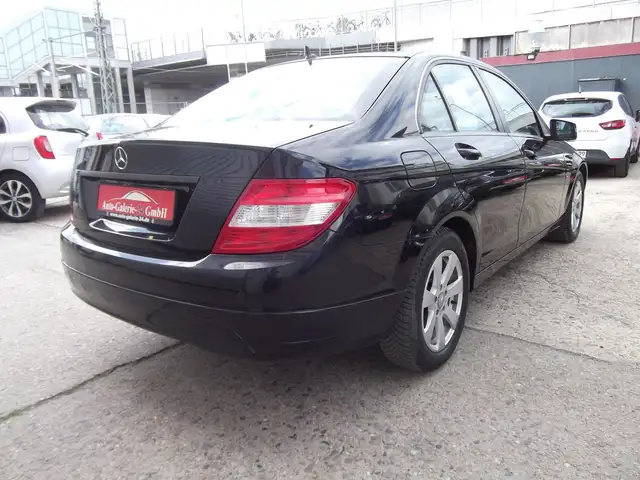 Mercedes-Benz C-Class view 25