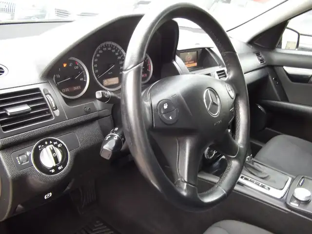 Mercedes-Benz C-Class view 8