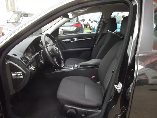 Mercedes-Benz C-Class view 7