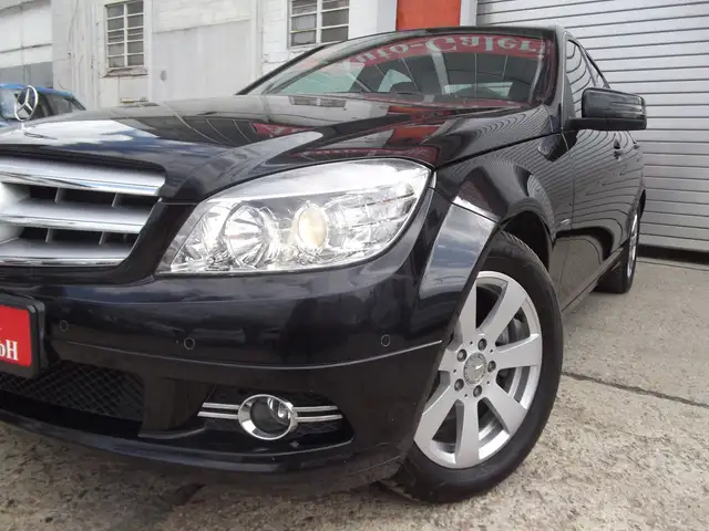 Mercedes-Benz C-Class view 4