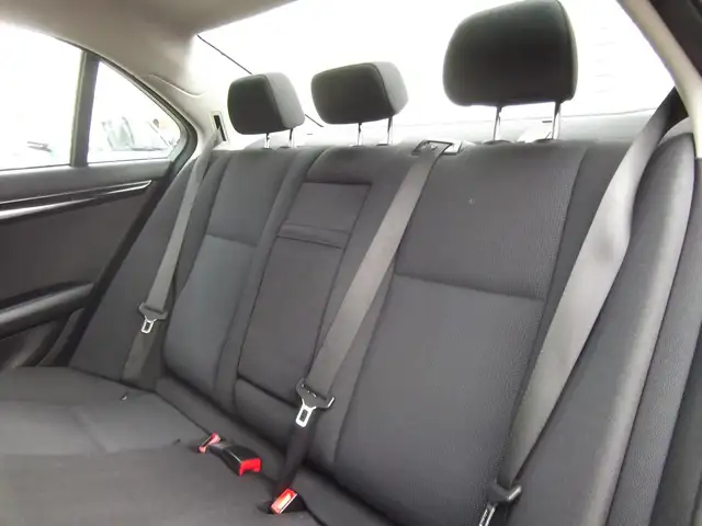 Mercedes-Benz C-Class view 20