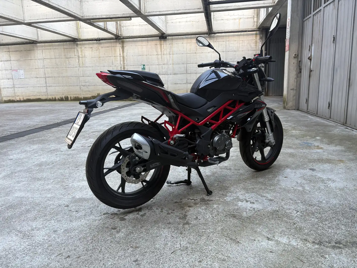 Benelli BN 125 Nero - 2