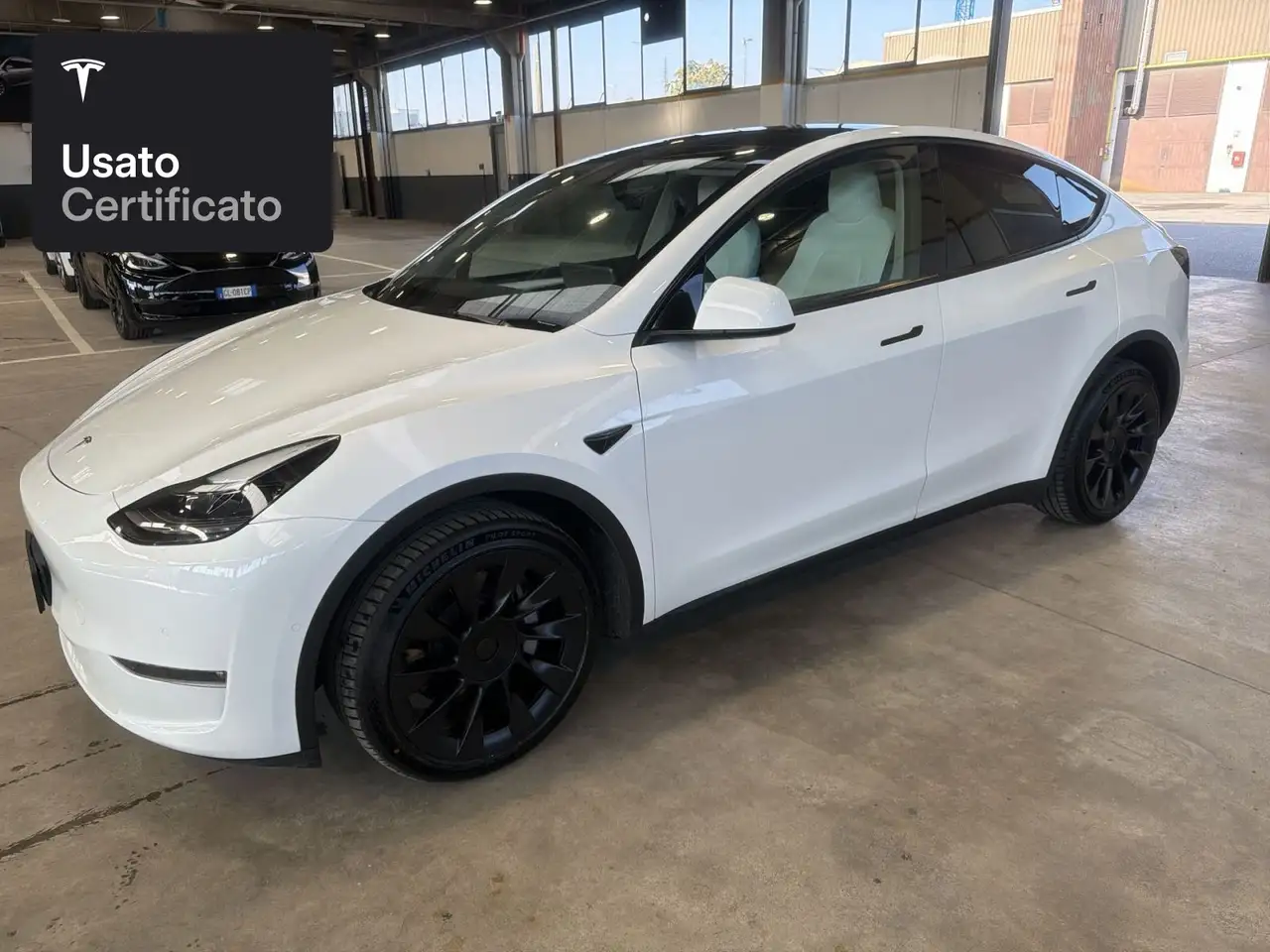 2022 Tesla Model Y Long Range AWD, photograph 2