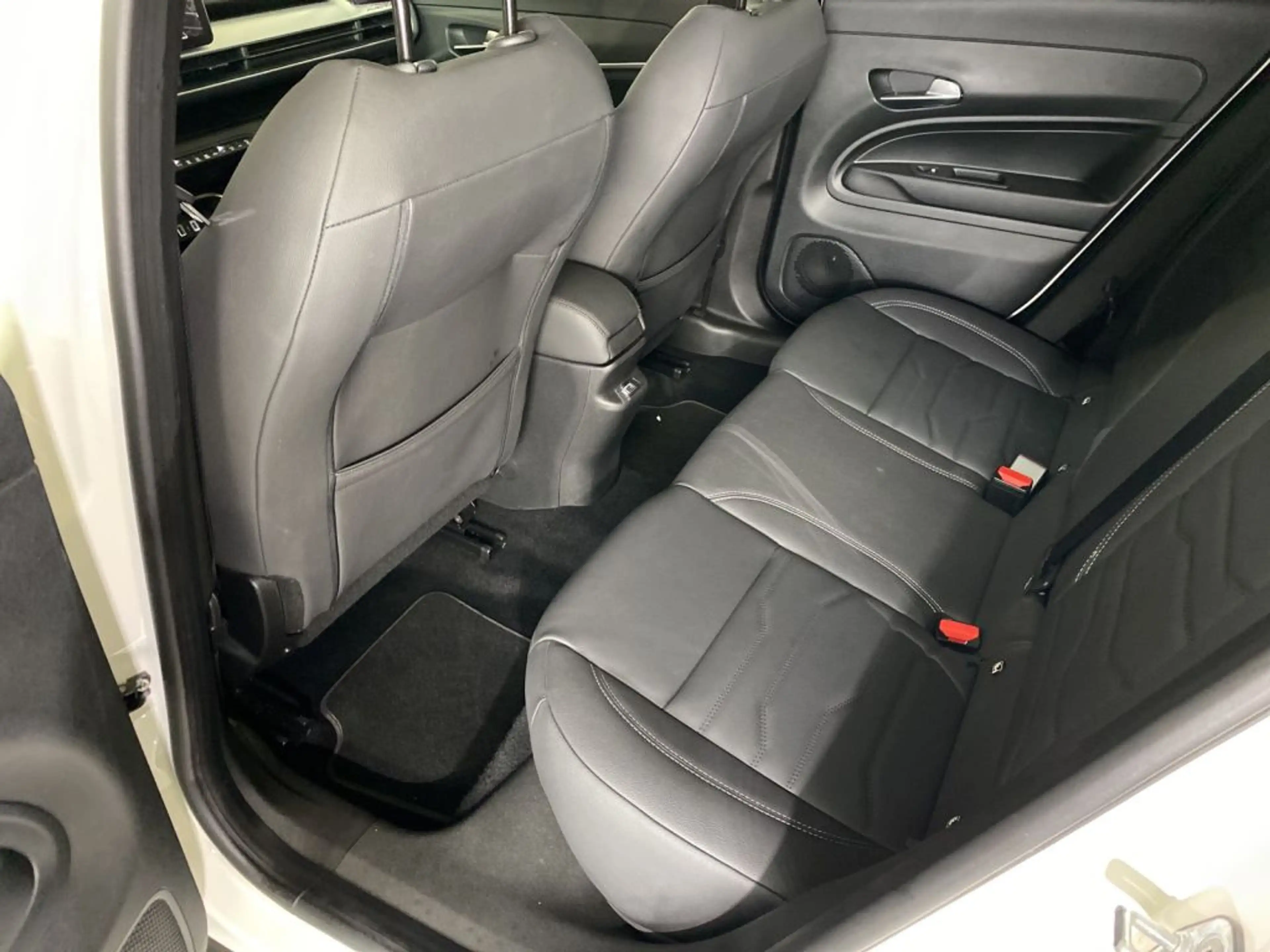 Jeep Avenger 1.2 GSE T3 Turbo-Benzin GDI Summit — photo 10