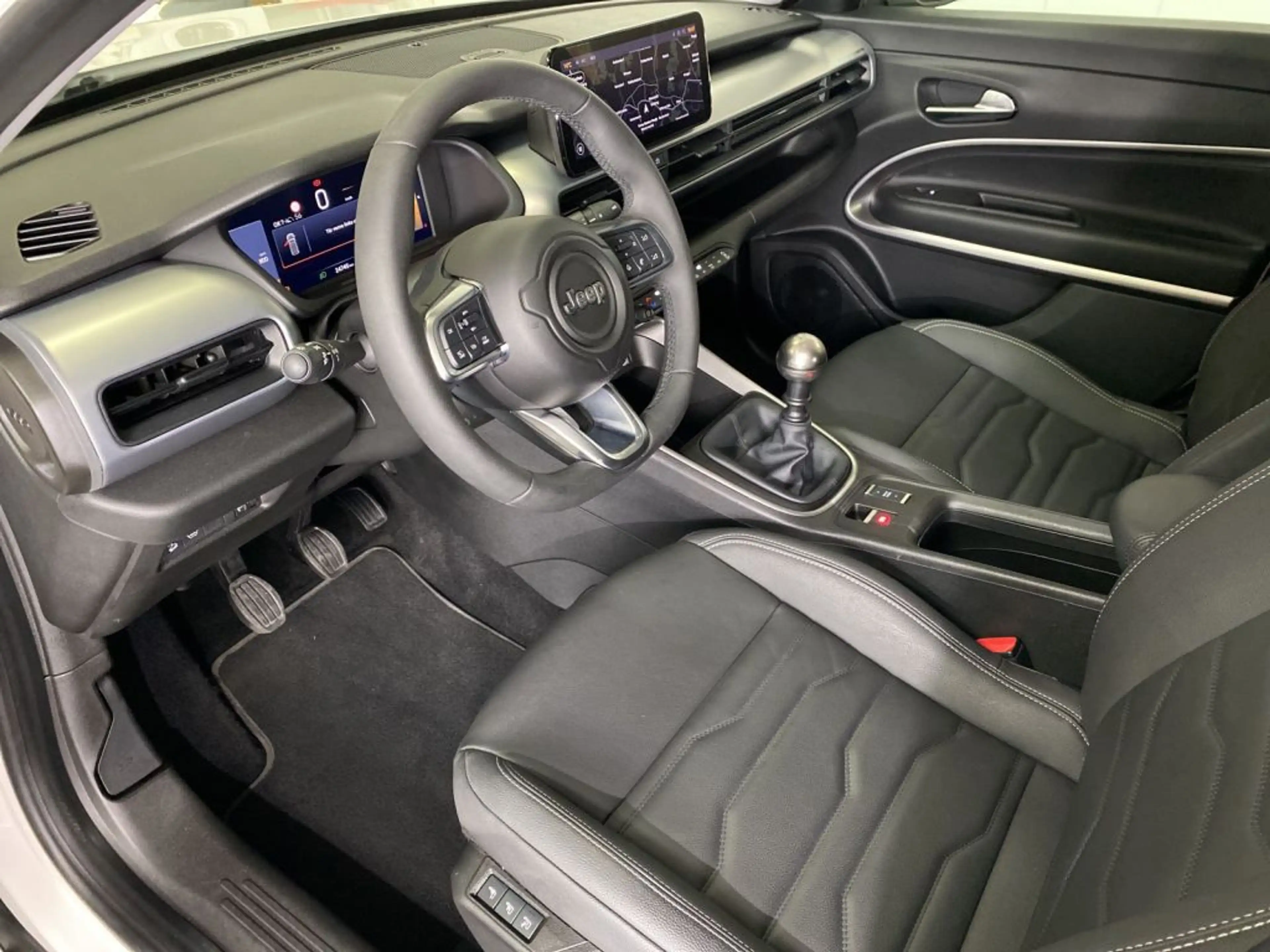 Jeep Avenger 1.2 GSE T3 Turbo-Benzin GDI Summit — photo 9