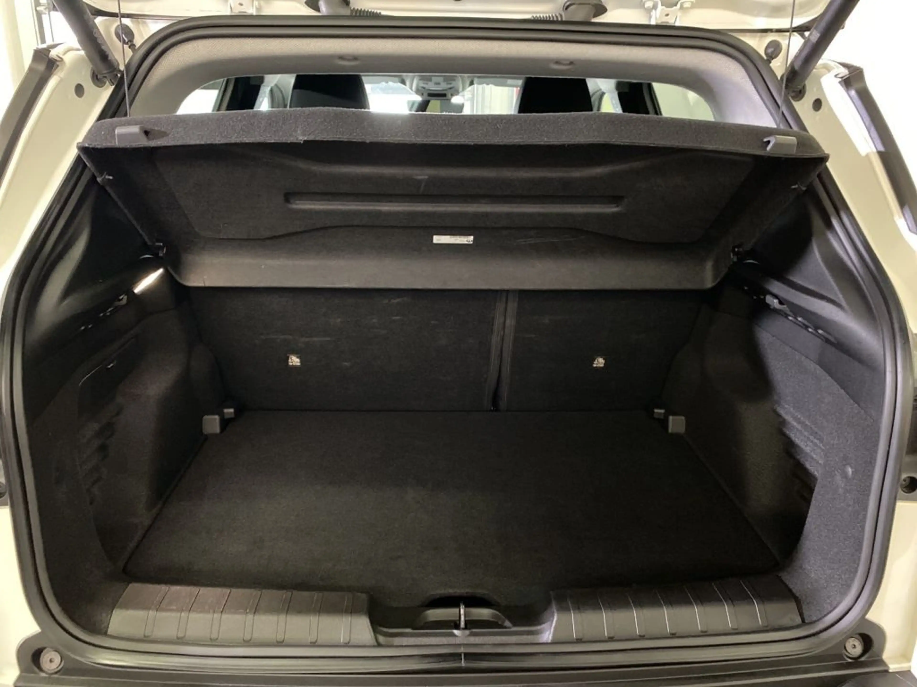 Jeep Avenger 1.2 GSE T3 Turbo-Benzin GDI Summit — photo 6