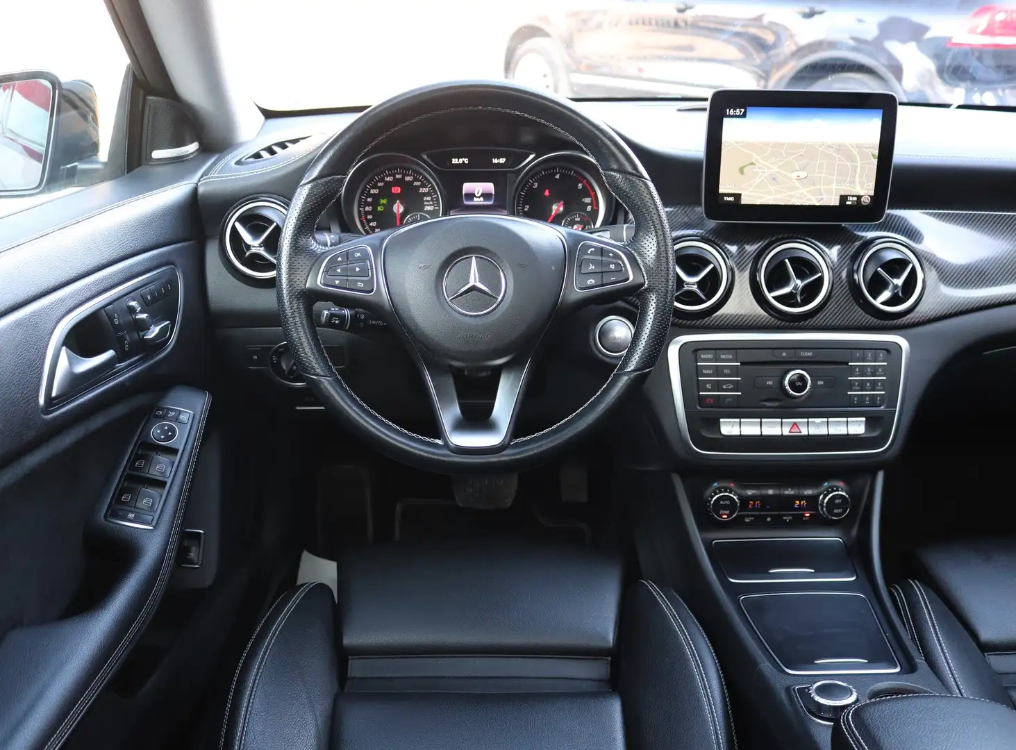 Mercedes-Benz CLA 220 d AMG EDITION PANO*ACC*Kamera*Memory*H&K* Gri - 2