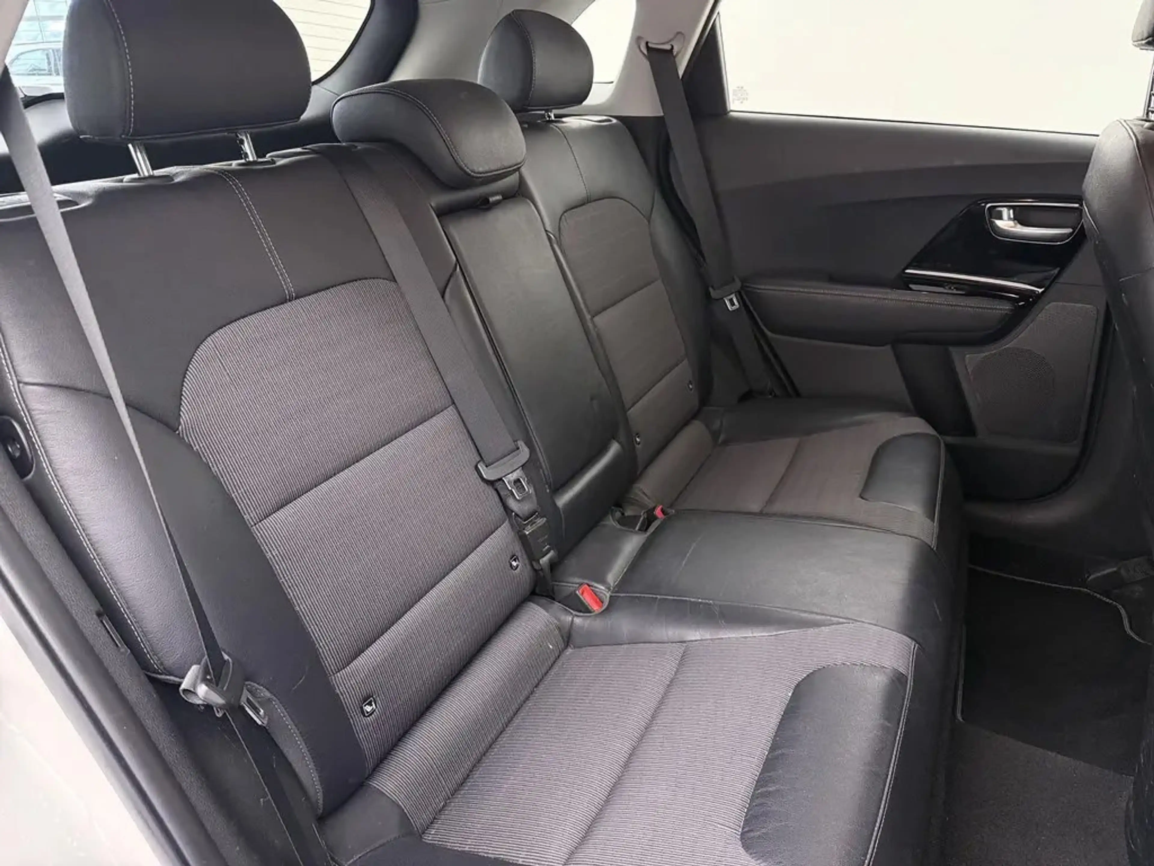 Kia Niro 1.6 GDi Hybrid DynamicLine | Trekhaak | Camera | C — photo 5