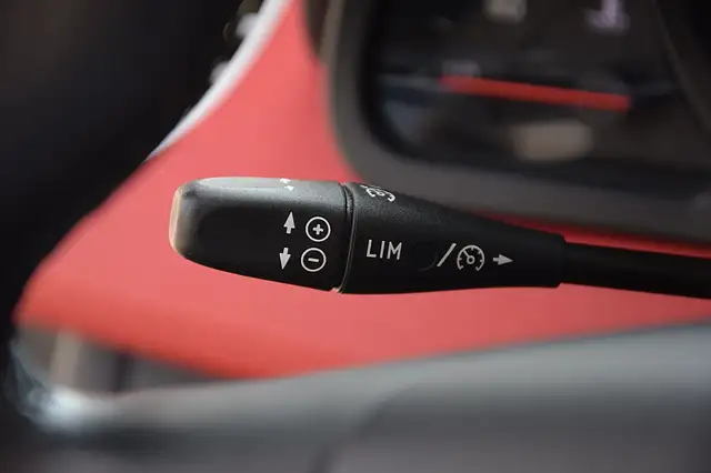 Mercedes-Benz SLR McLaren *Leder Exclusiv rot* Ansicht 12