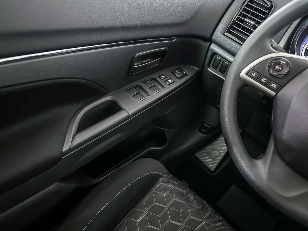 Mitsubishi RVR снимка Mitsubishi RVR