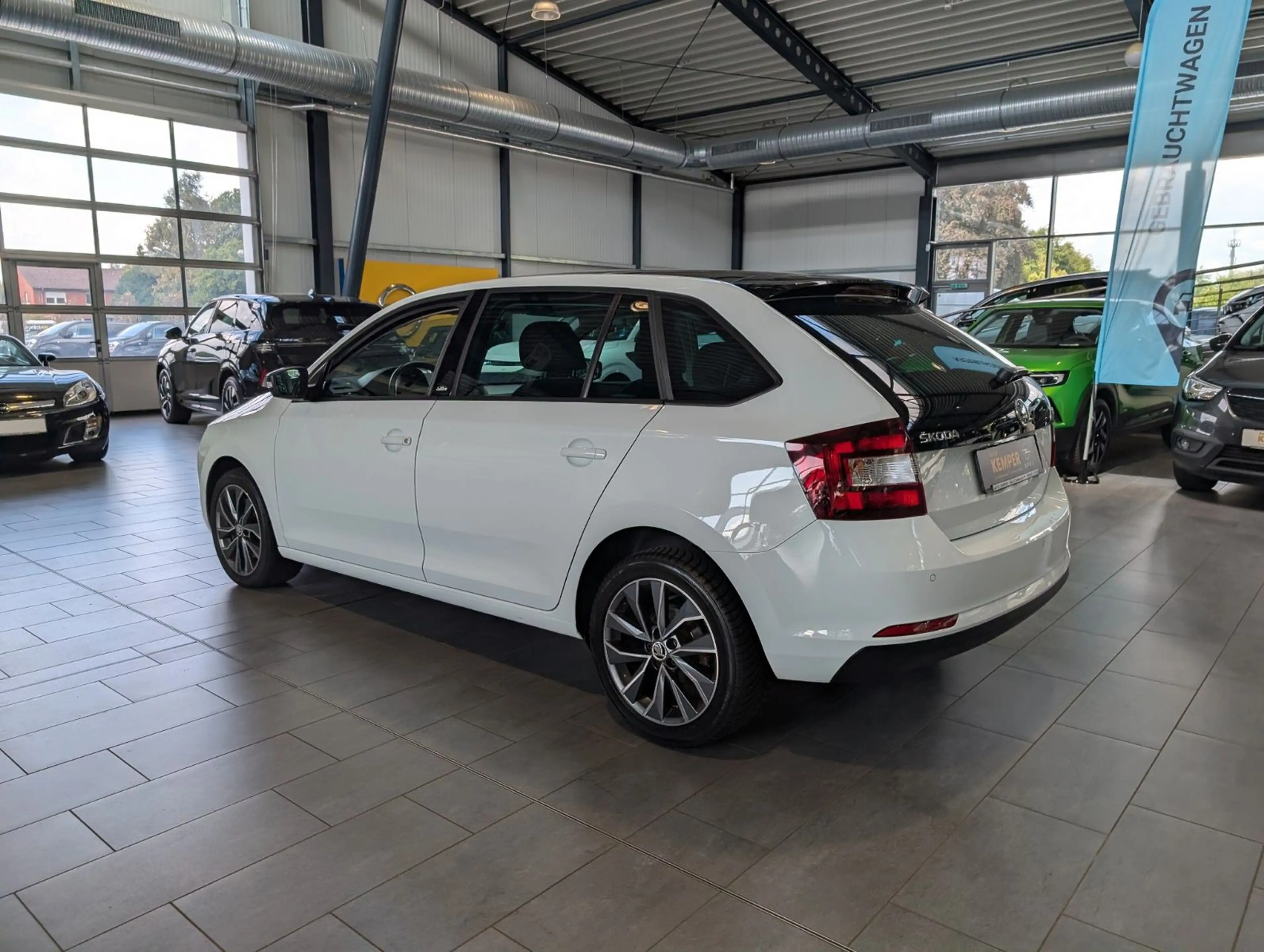 Skoda Rapid/Spaceback Spaceback Edition SH 4el Fenster Allwetter — photo 5