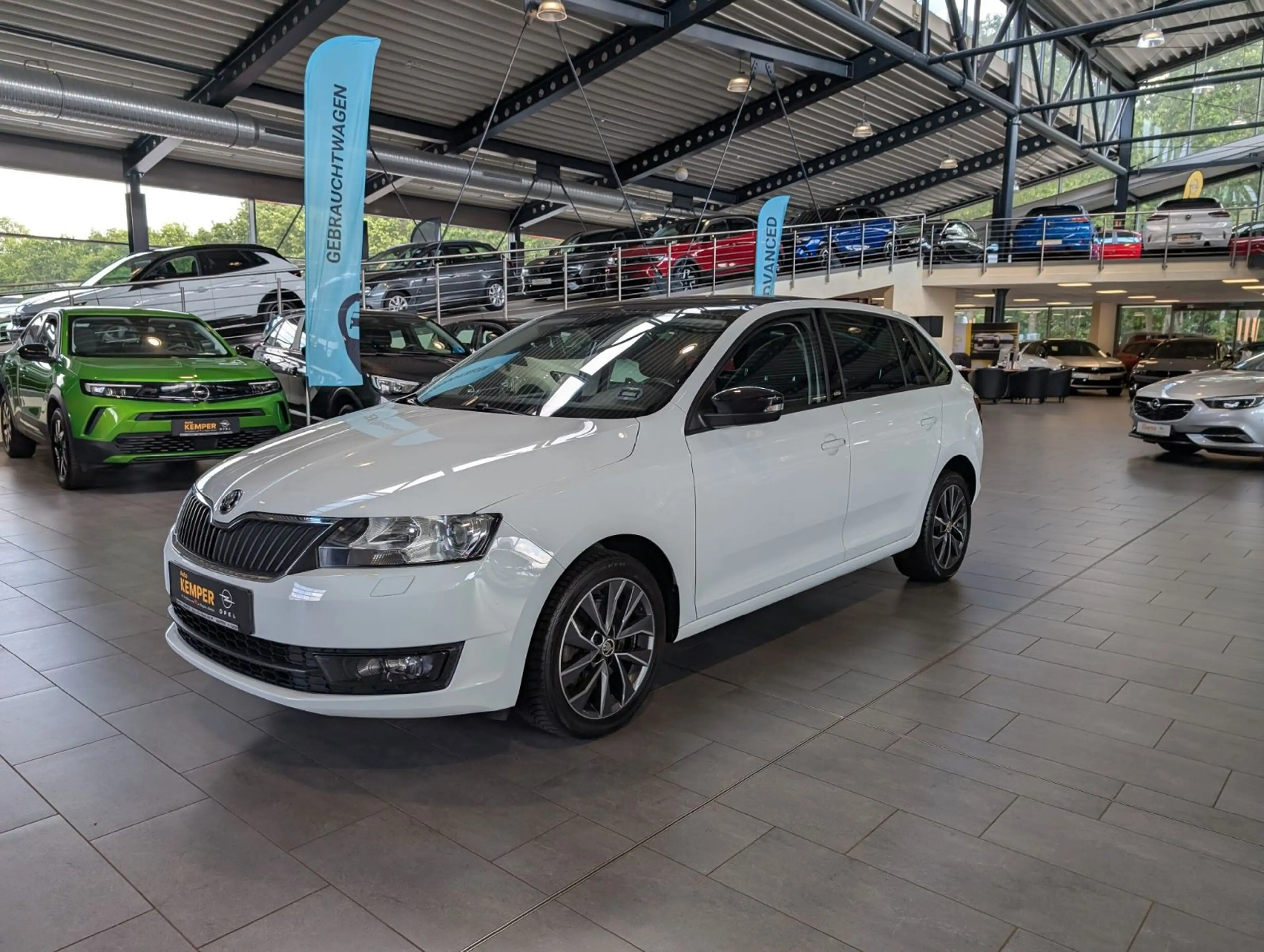 Skoda Rapid/Spaceback Spaceback Edition SH 4el Fenster Allwetter — photo 7