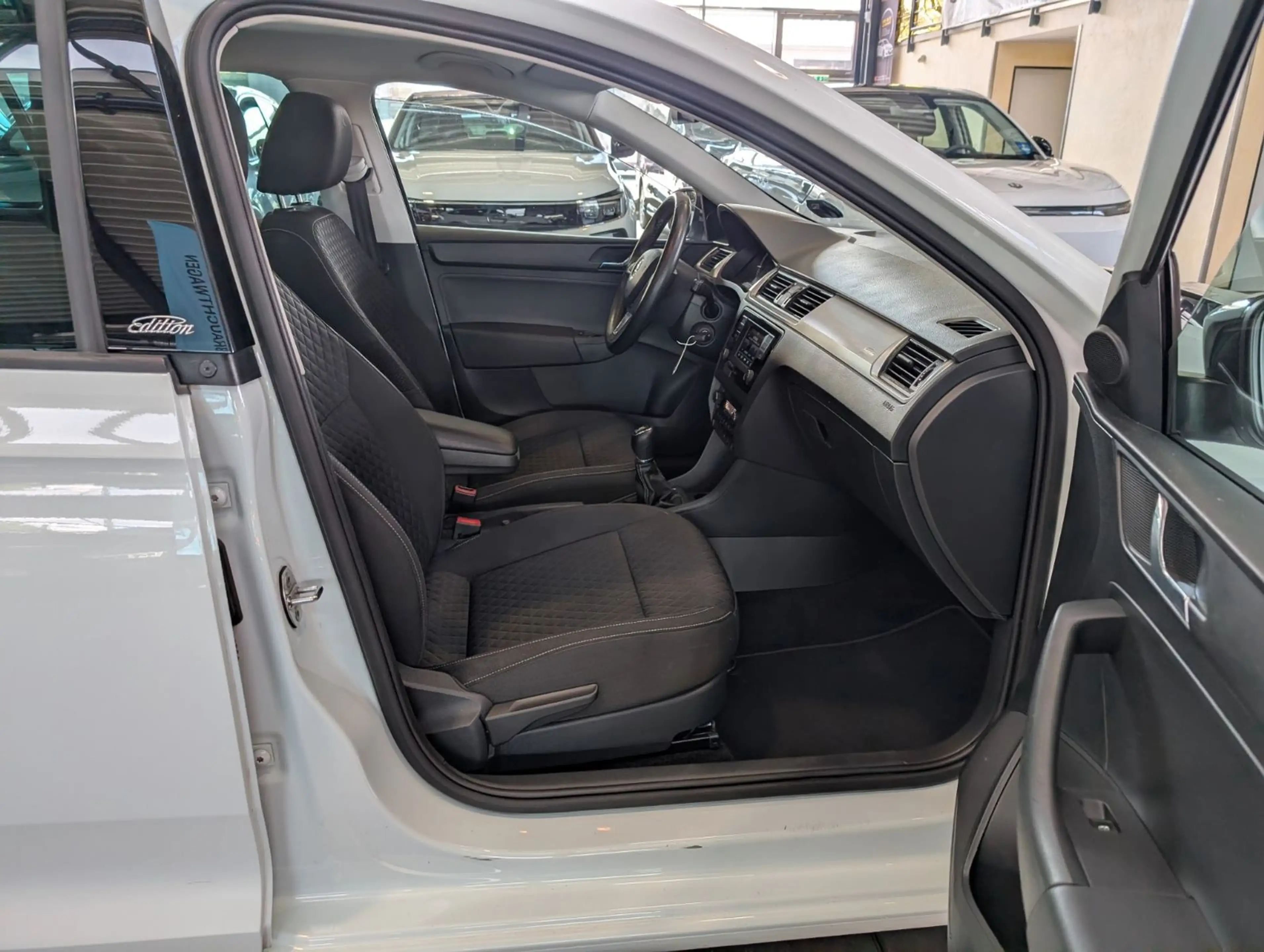 Skoda Rapid/Spaceback Spaceback Edition SH 4el Fenster Allwetter — photo 11