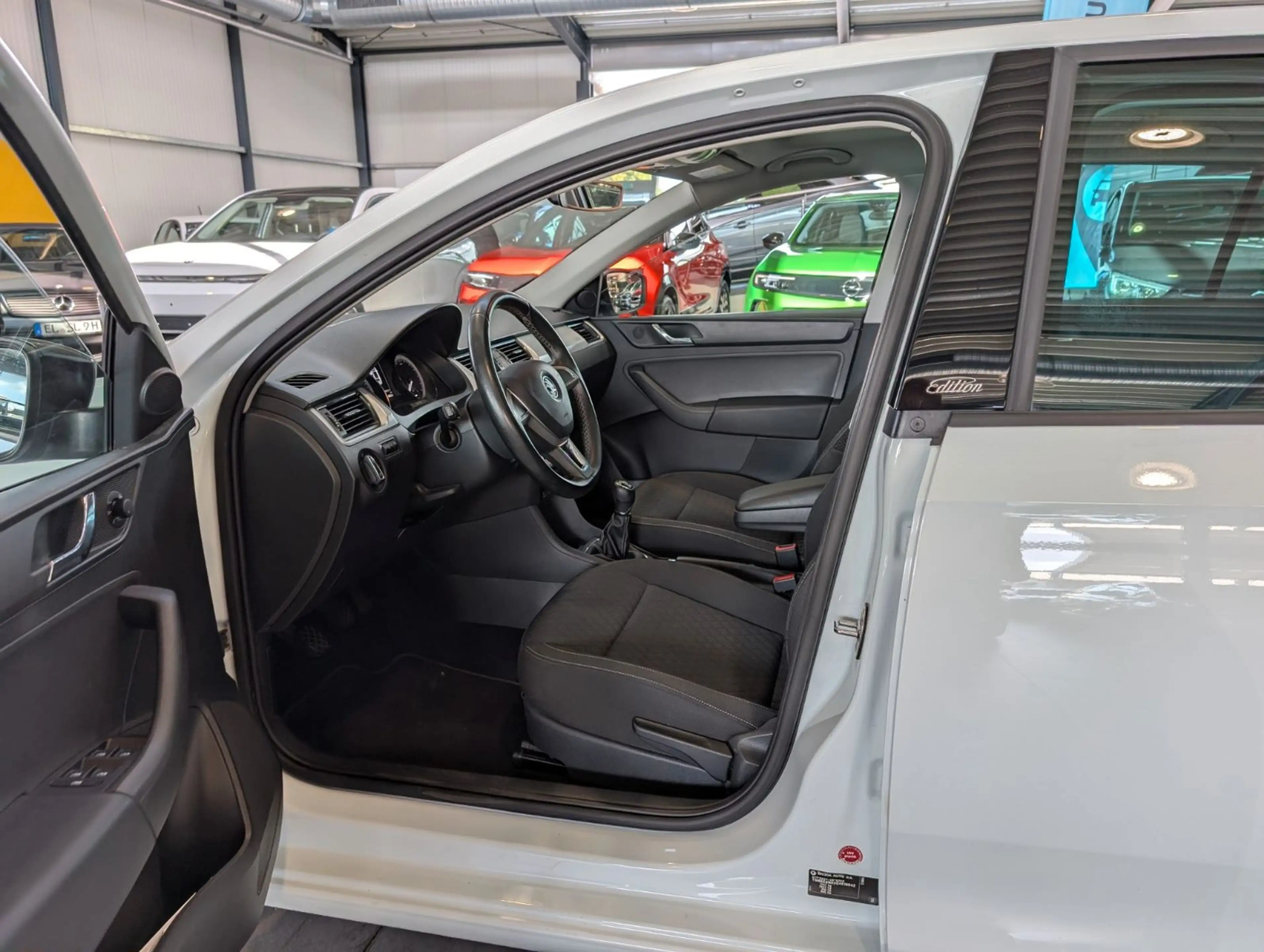Skoda Rapid/Spaceback Spaceback Edition SH 4el Fenster Allwetter — photo 9