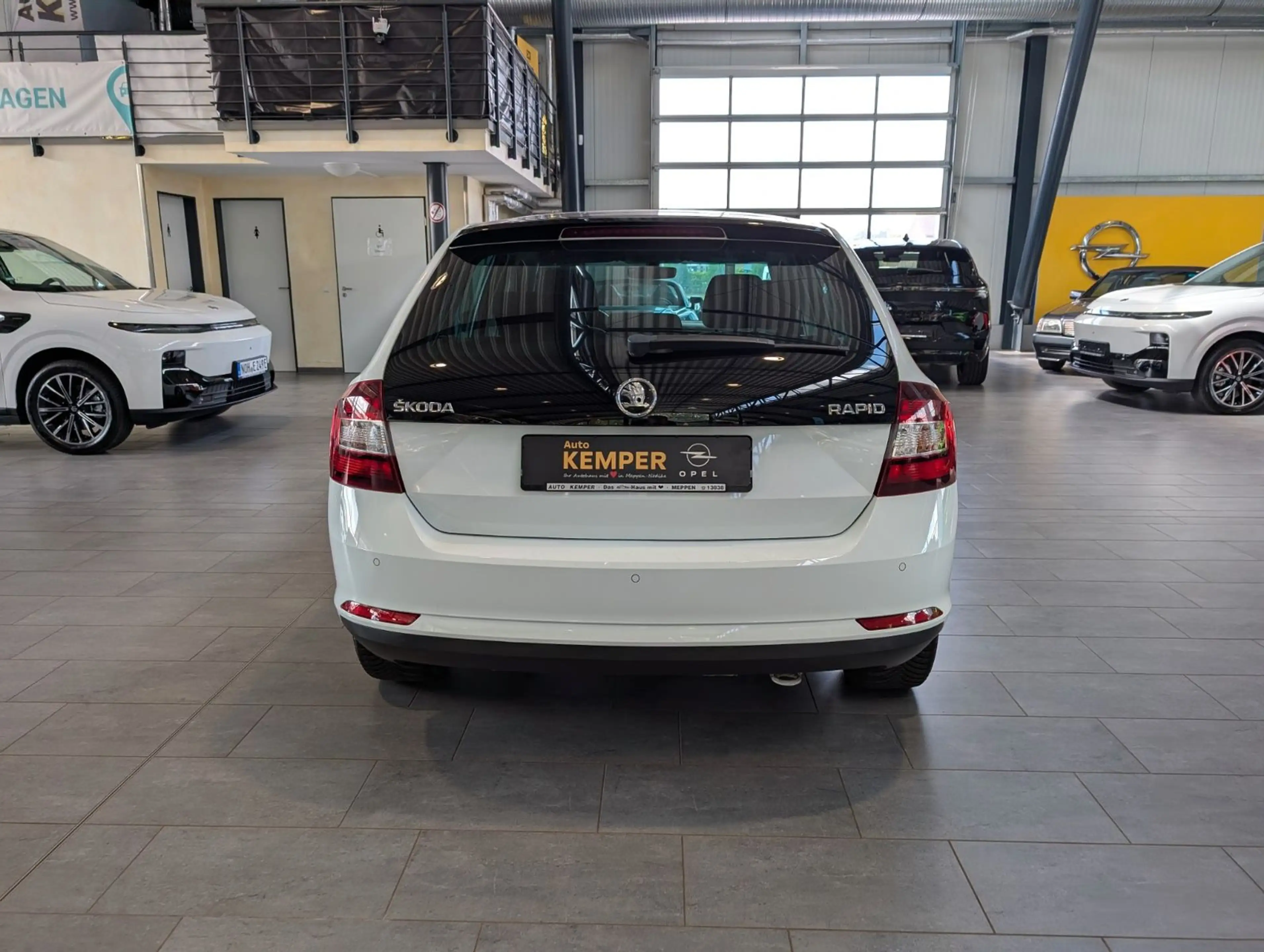 Skoda Rapid/Spaceback Spaceback Edition SH 4el Fenster Allwetter — photo 4