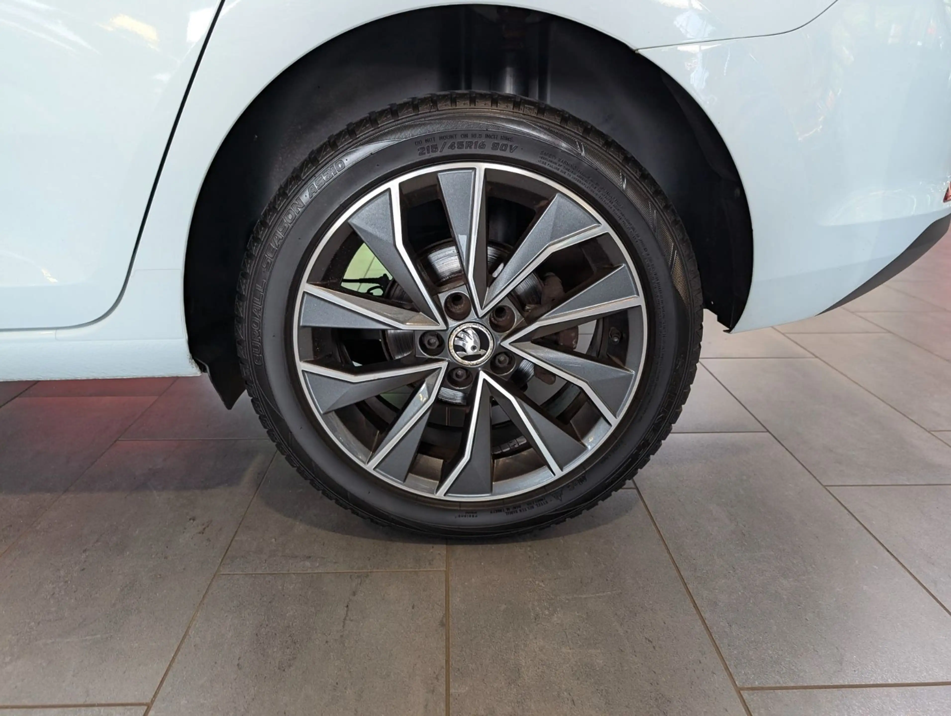 Skoda Rapid/Spaceback Spaceback Edition SH 4el Fenster Allwetter — photo 14
